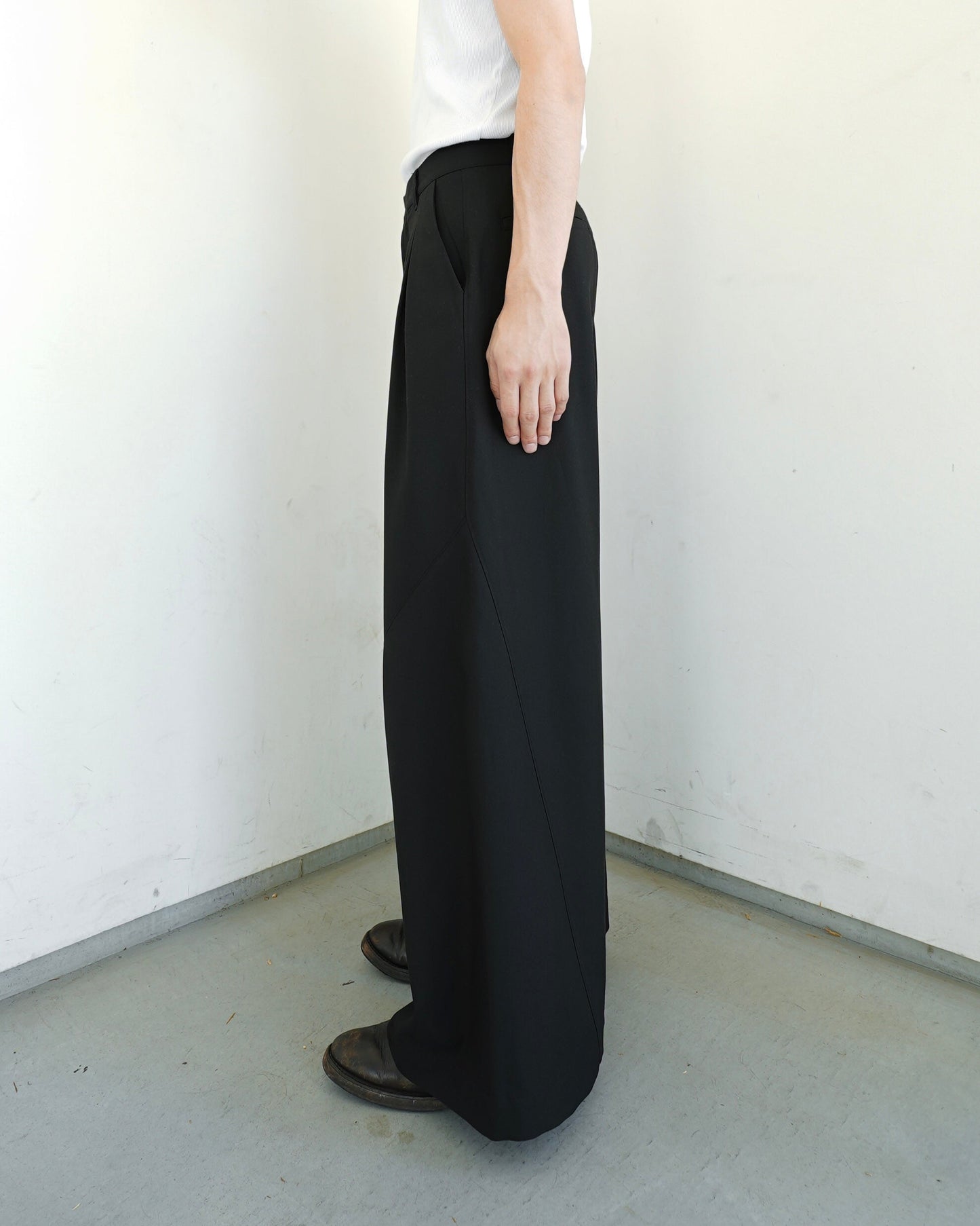 2tuck super baggy slacks