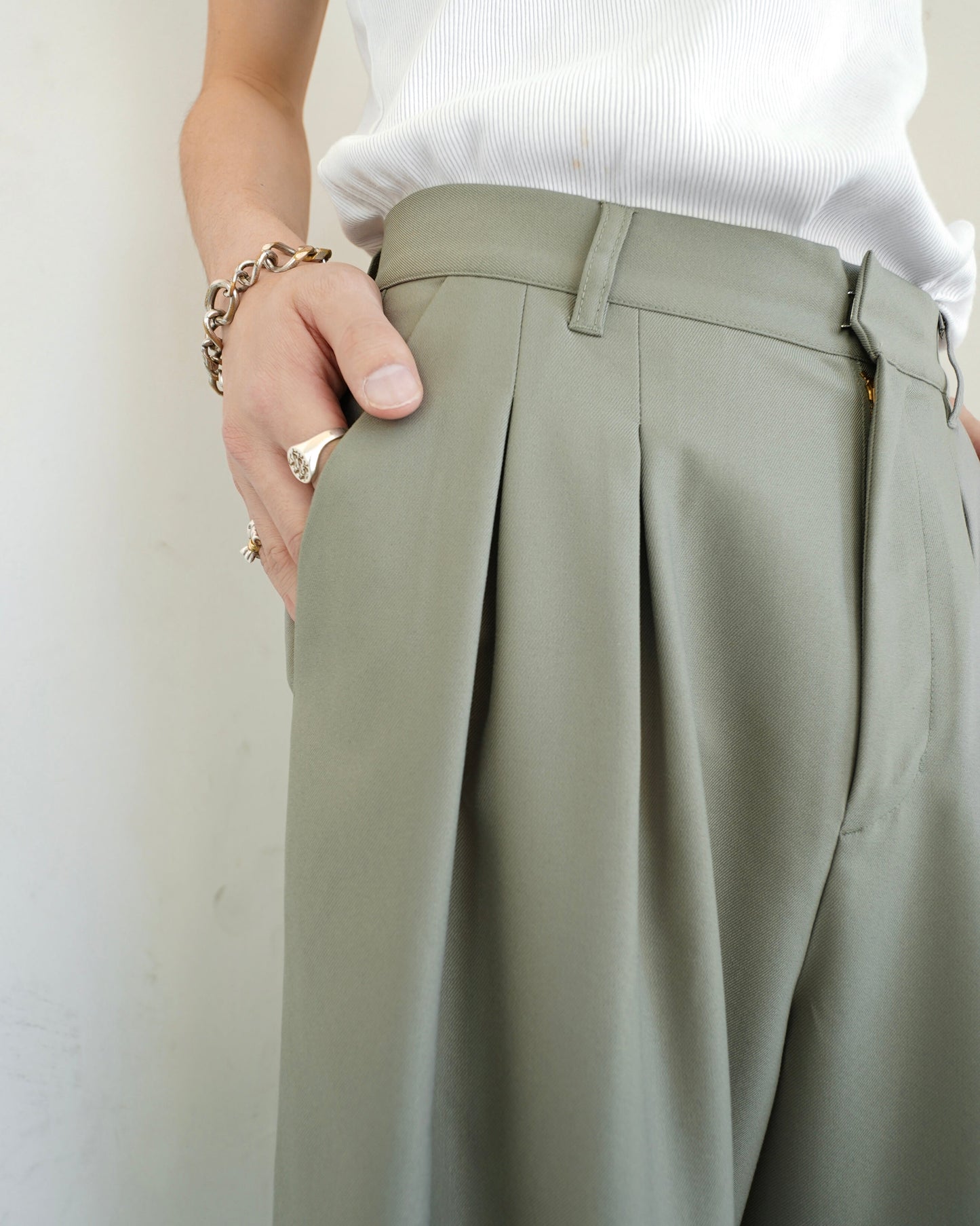 2tuck super baggy slacks