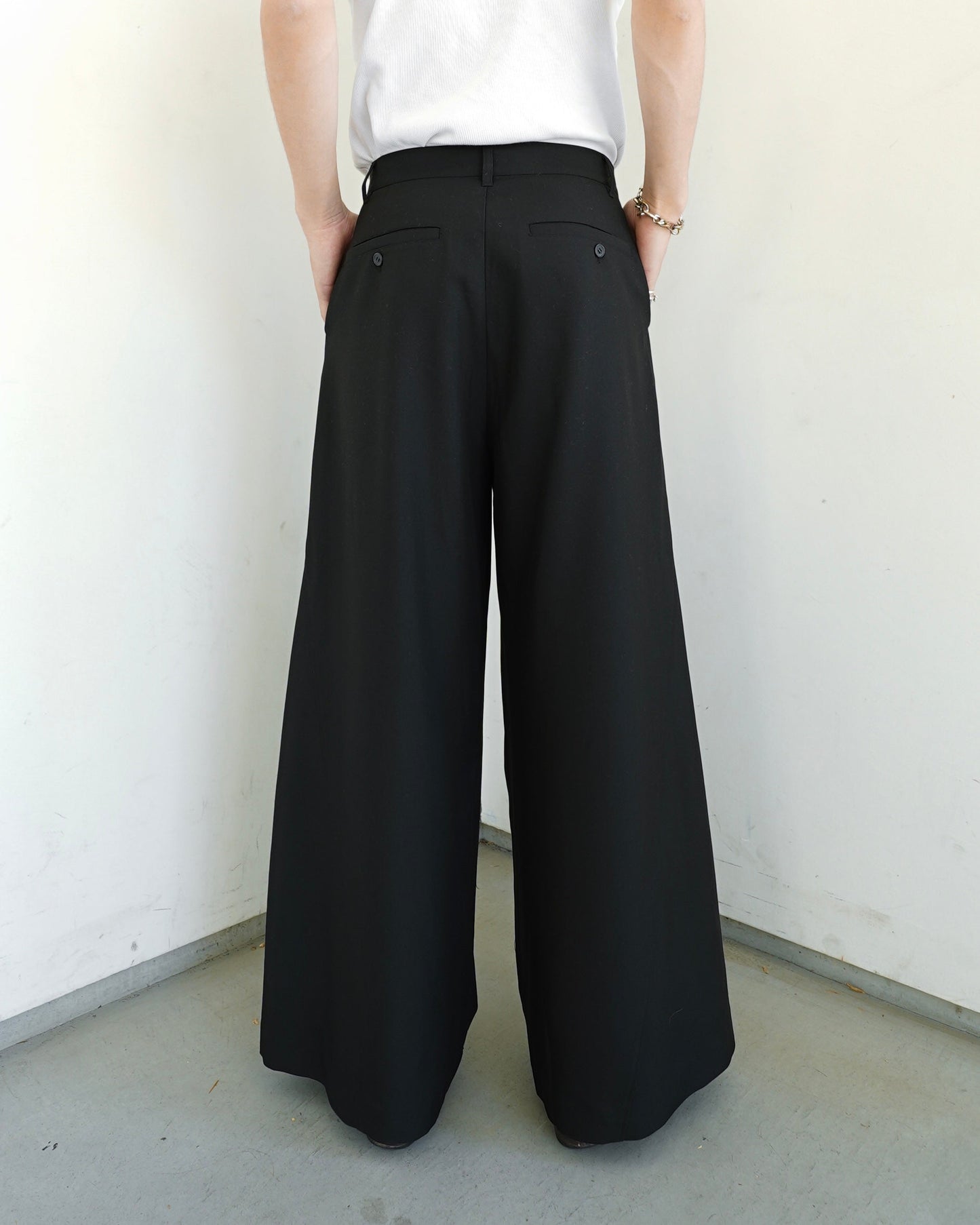 2tuck super baggy slacks