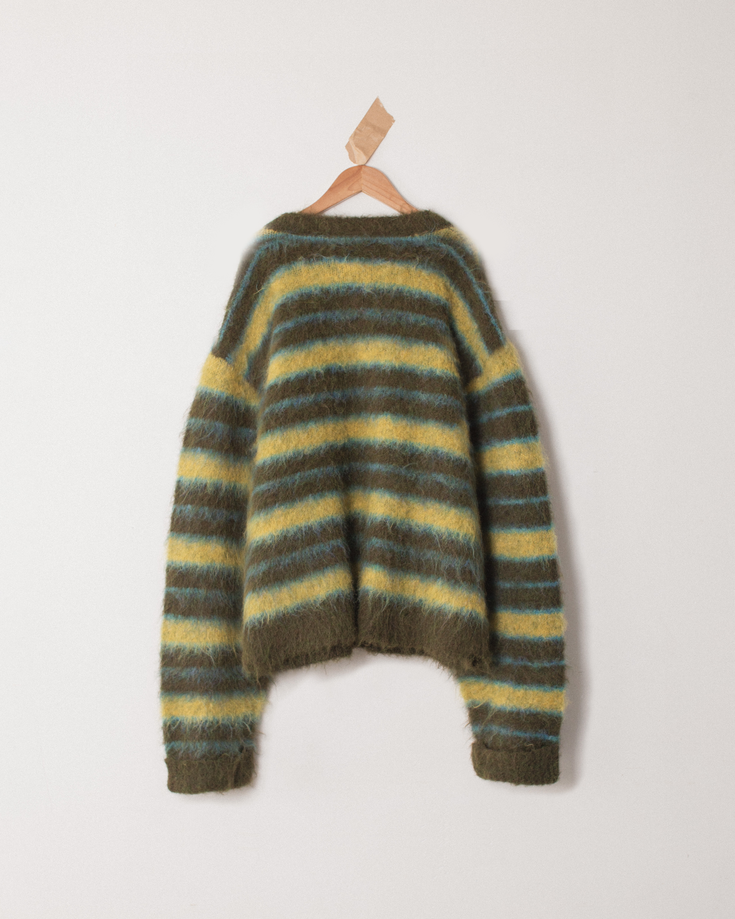 wool mix shaggy v neck border sweater