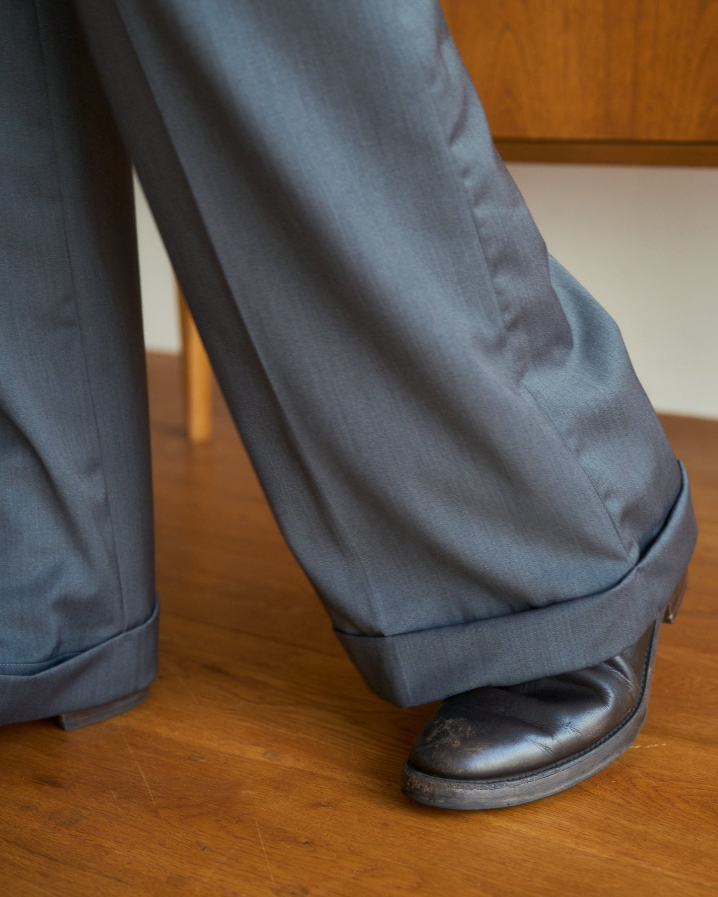 2tuck wide baggy flare slacks