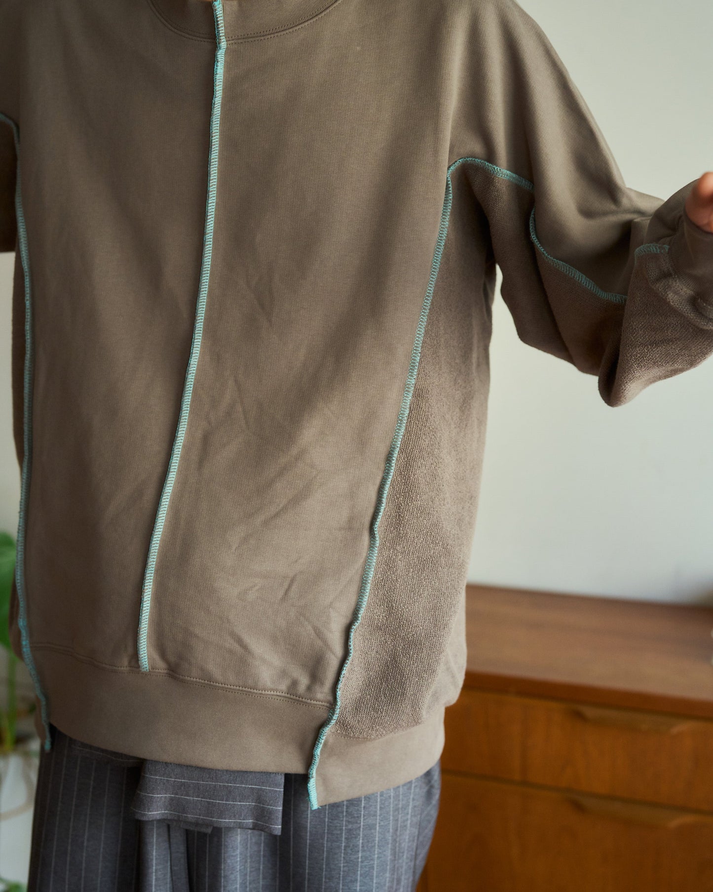patchwork inside-out stiching sweat