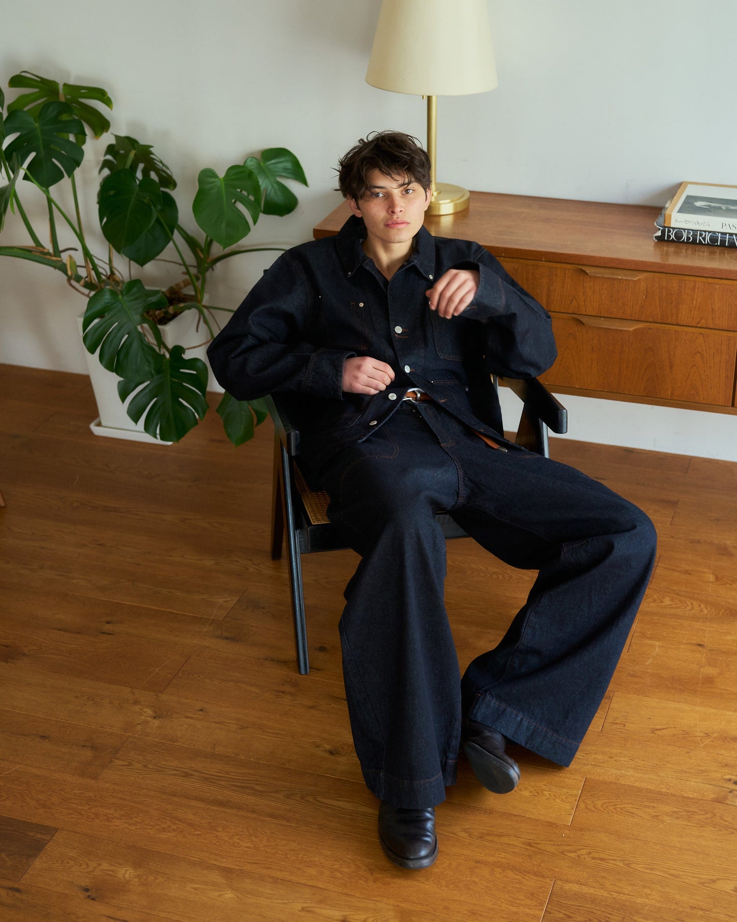 knee tuck wide baggy denim pants