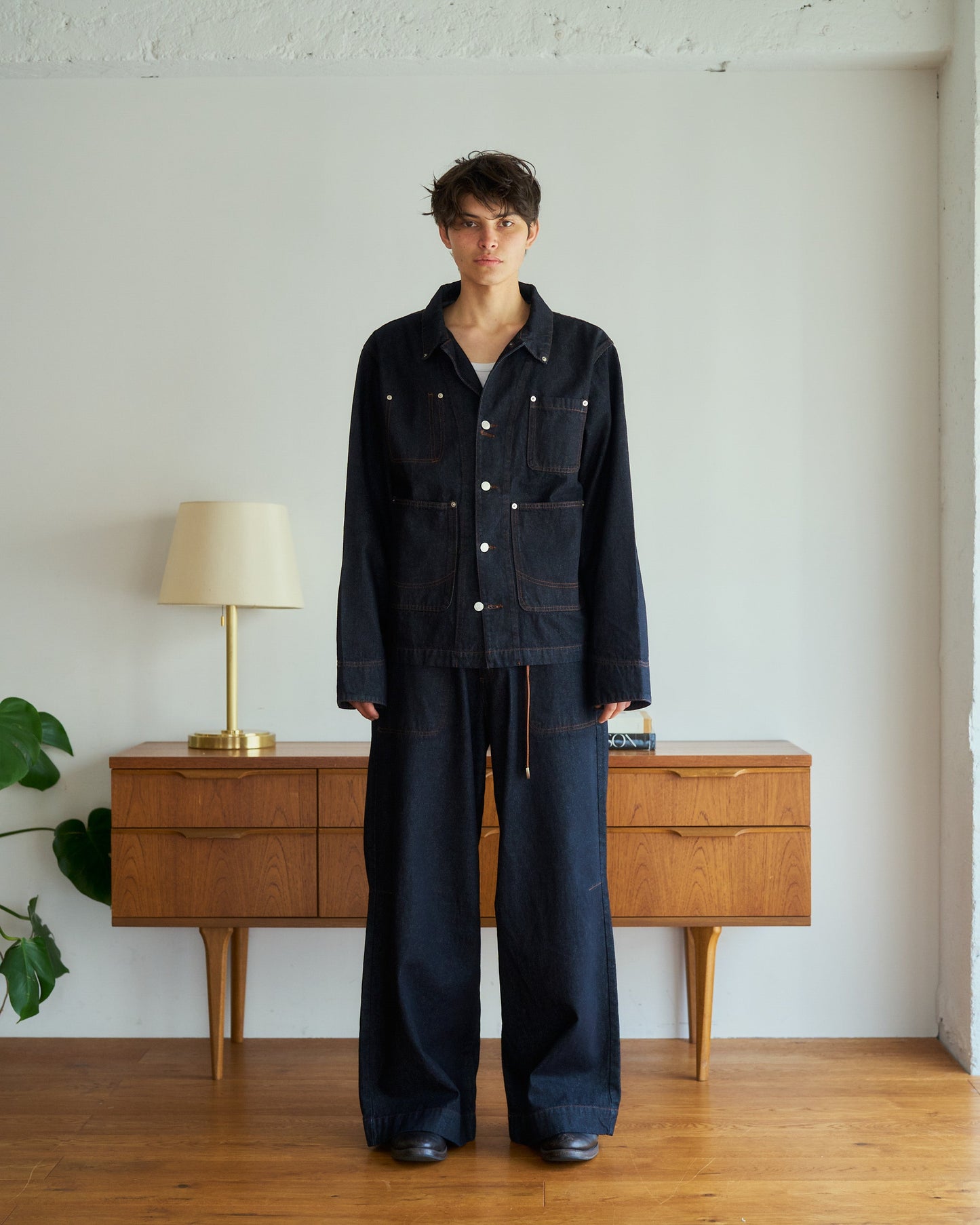 knee tuck wide baggy denim pants