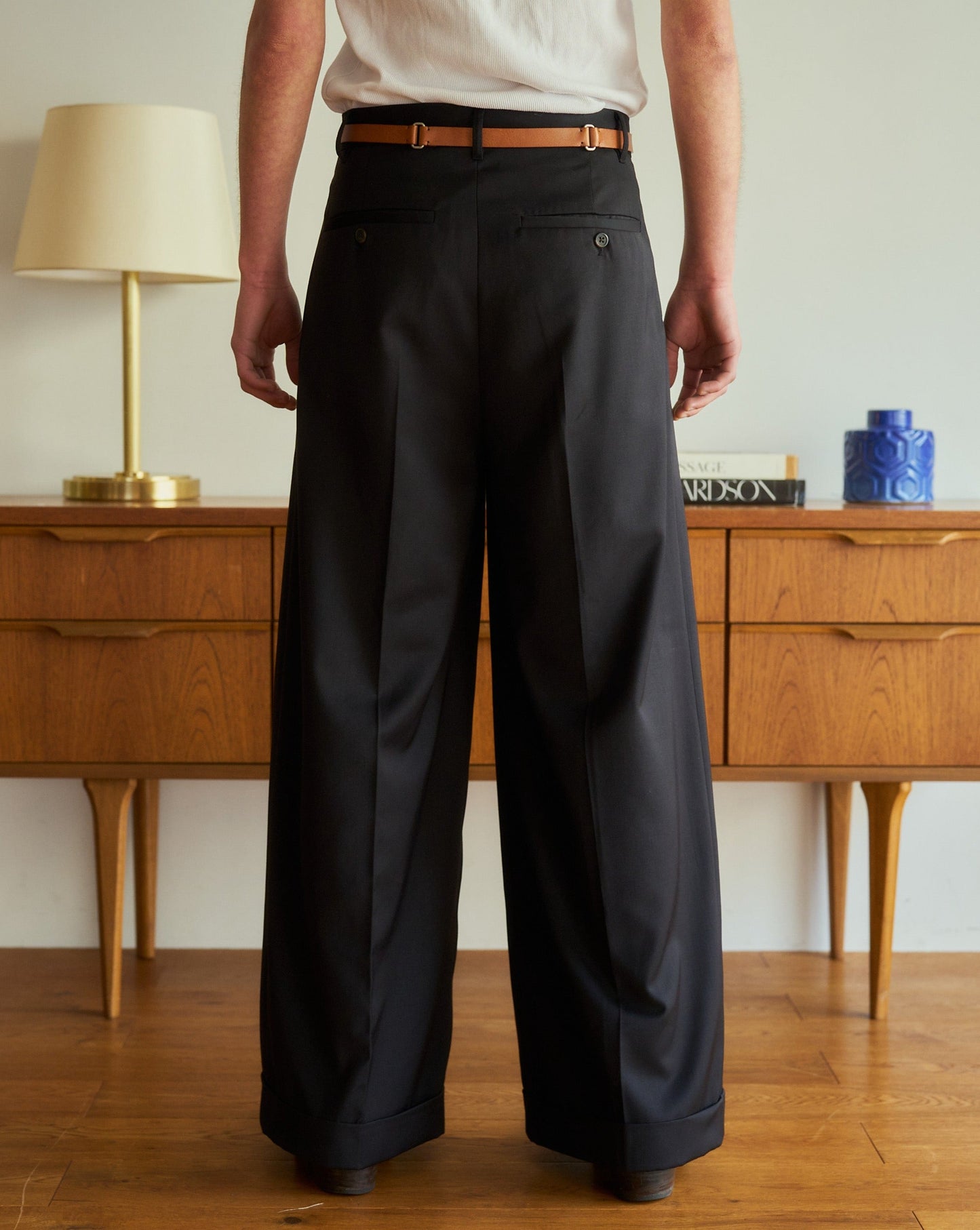 2tuck wide baggy flare slacks