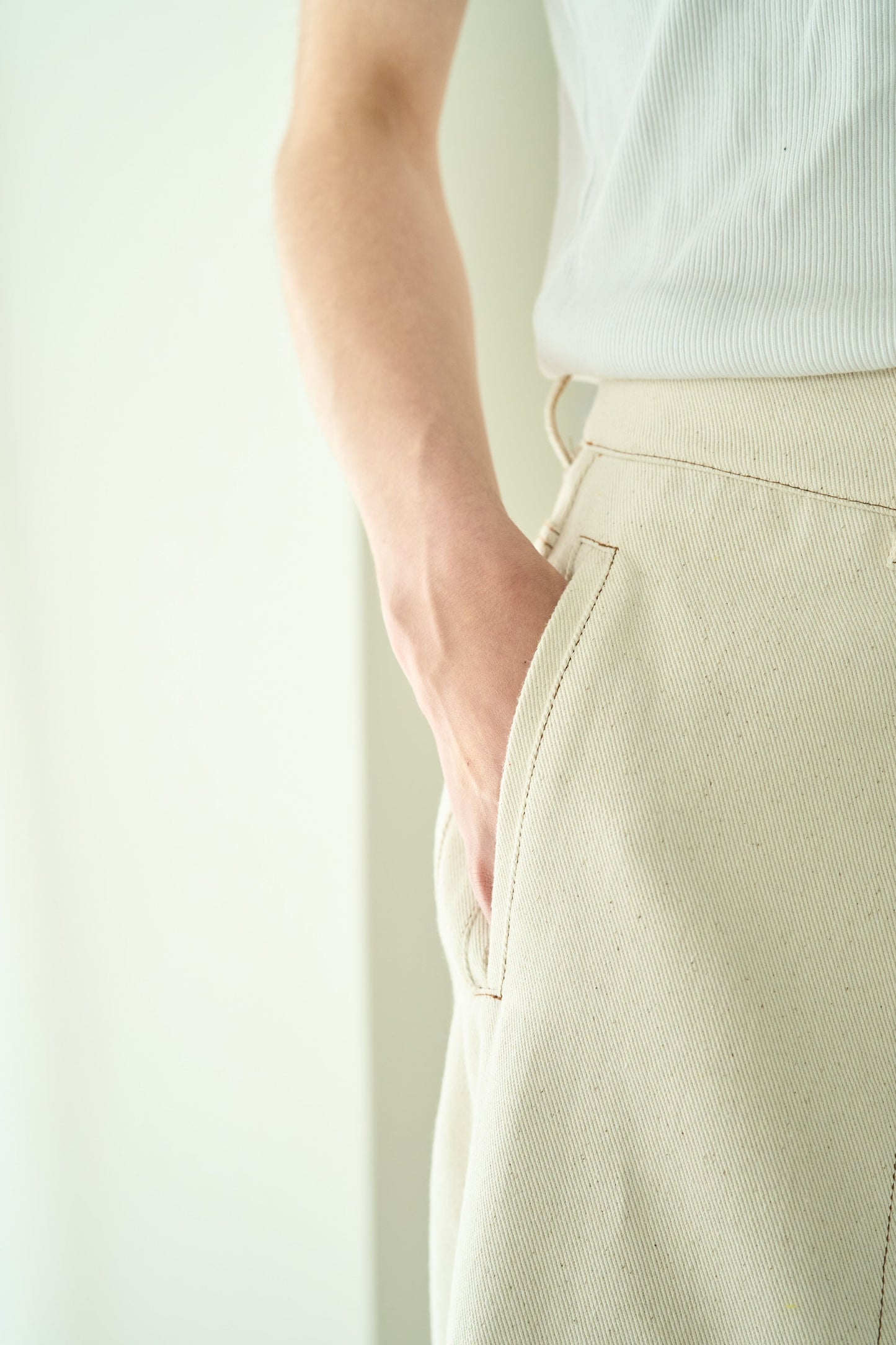 knee tuck wide baggy nep jeans