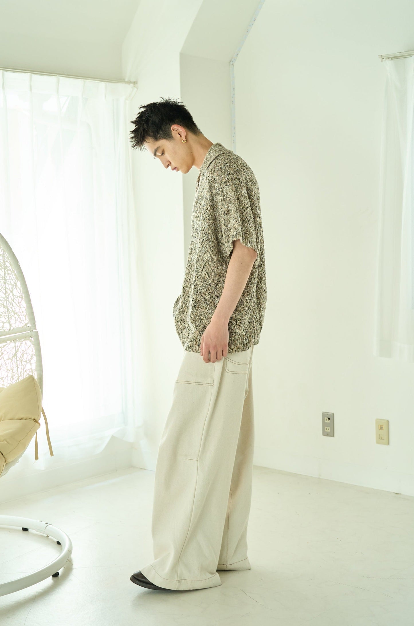 knee tuck wide baggy nep jeans