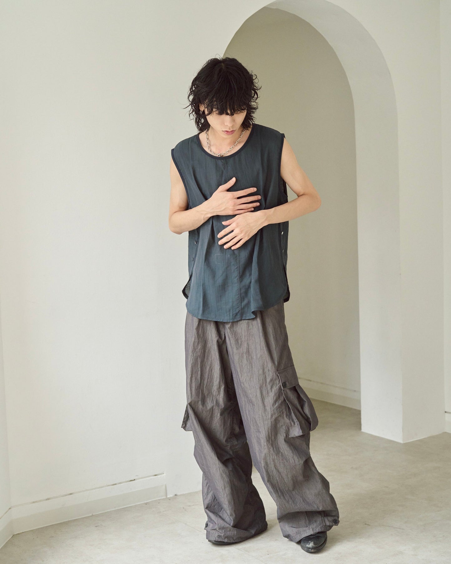 2tuck wide baggy coating cargo pants