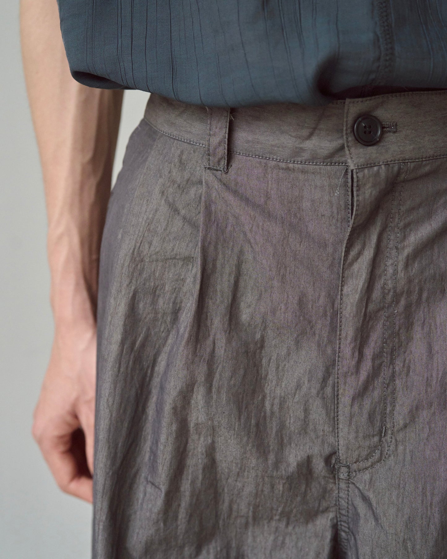 2tuck wide baggy coating cargo pants