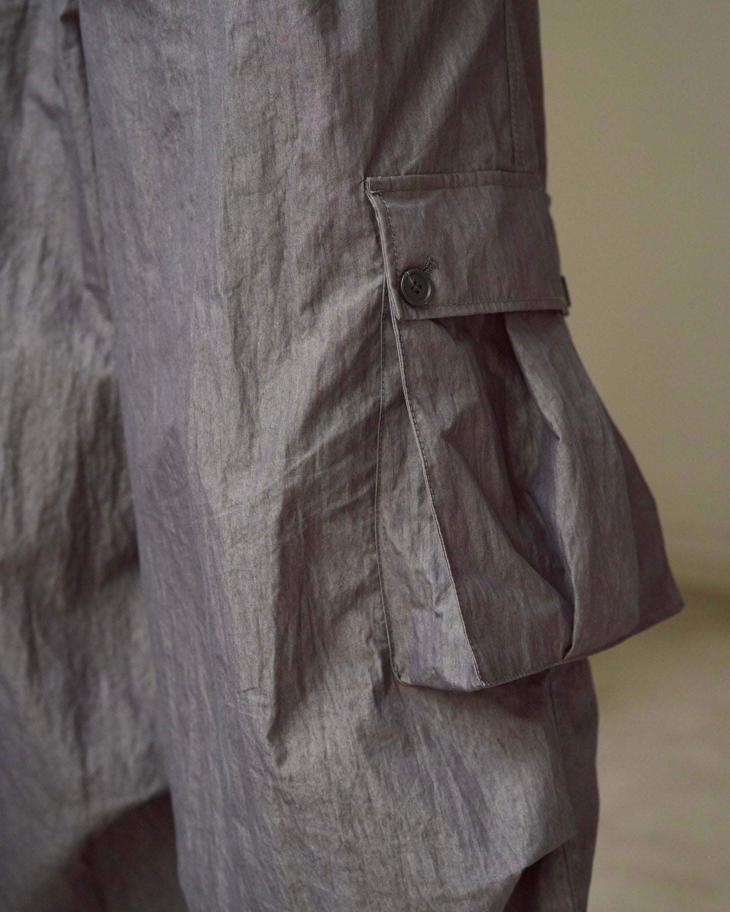 2tuck wide baggy coating cargo pants