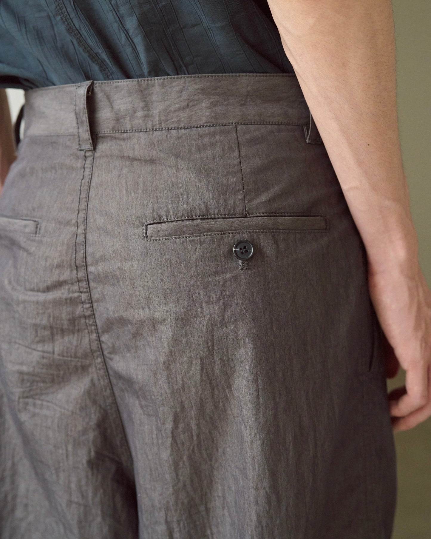 2tuck wide baggy coating cargo pants
