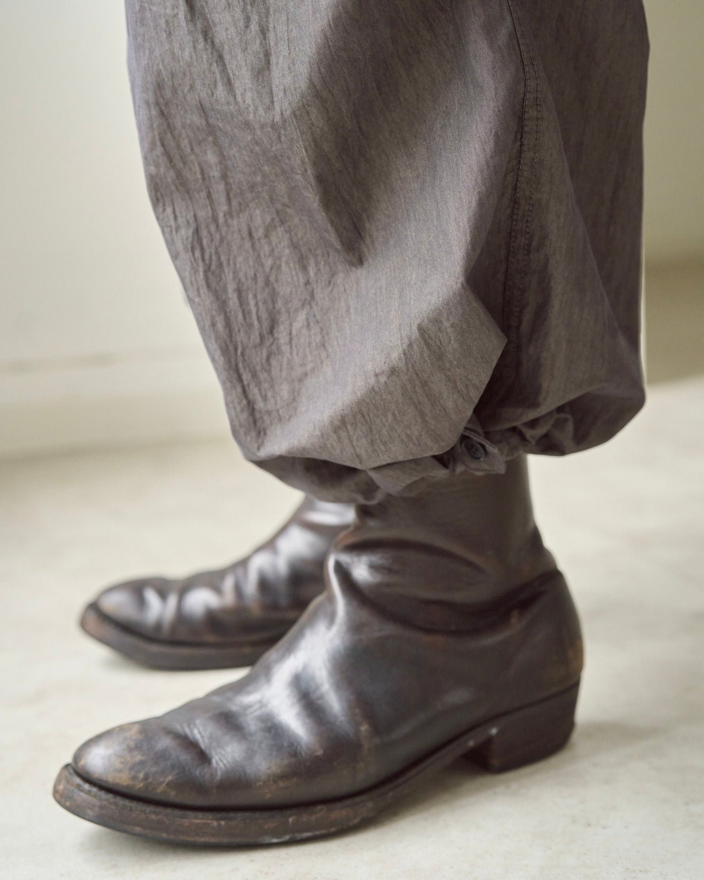 2tuck wide baggy coating cargo pants