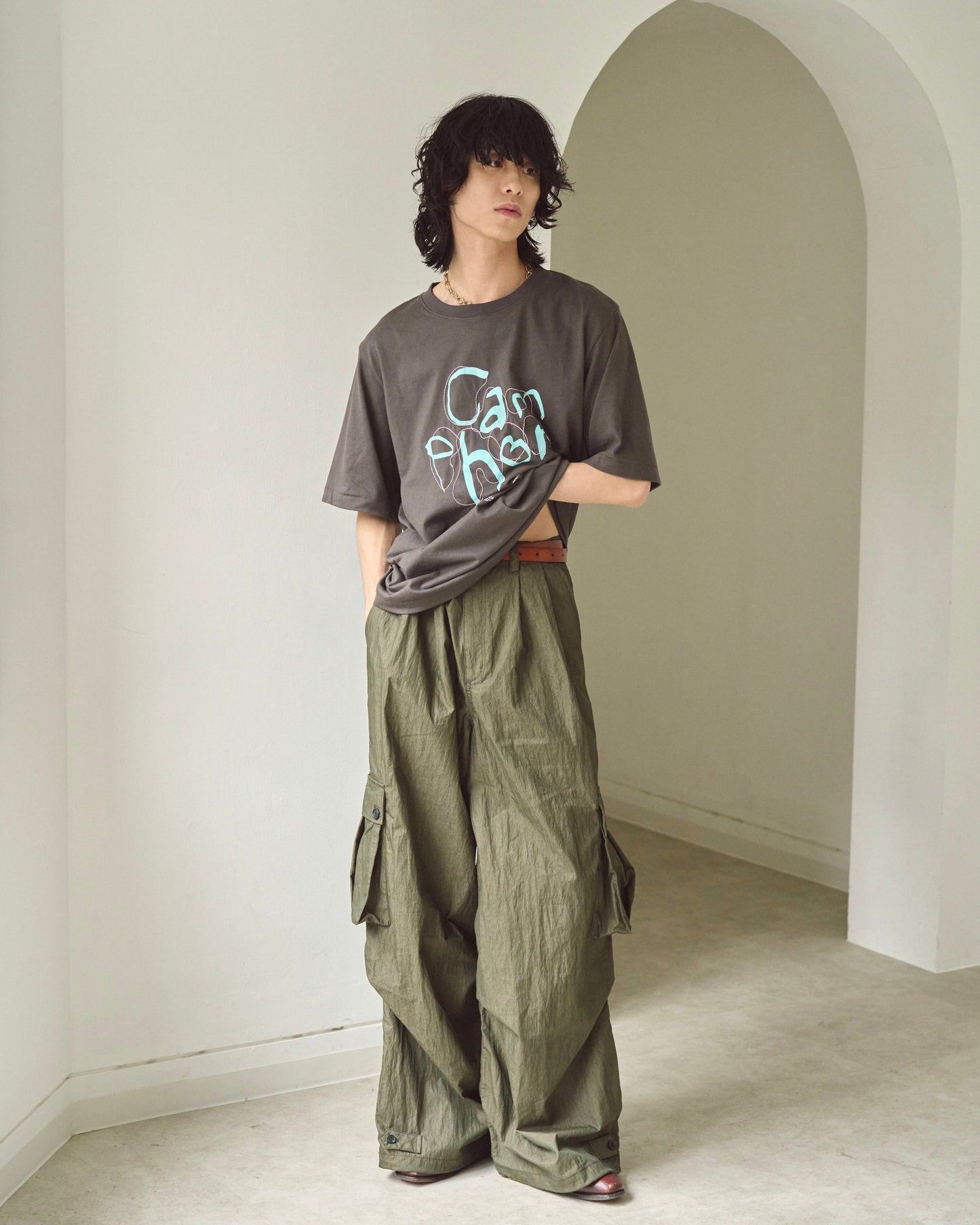 camphor scrawl embroidery tee