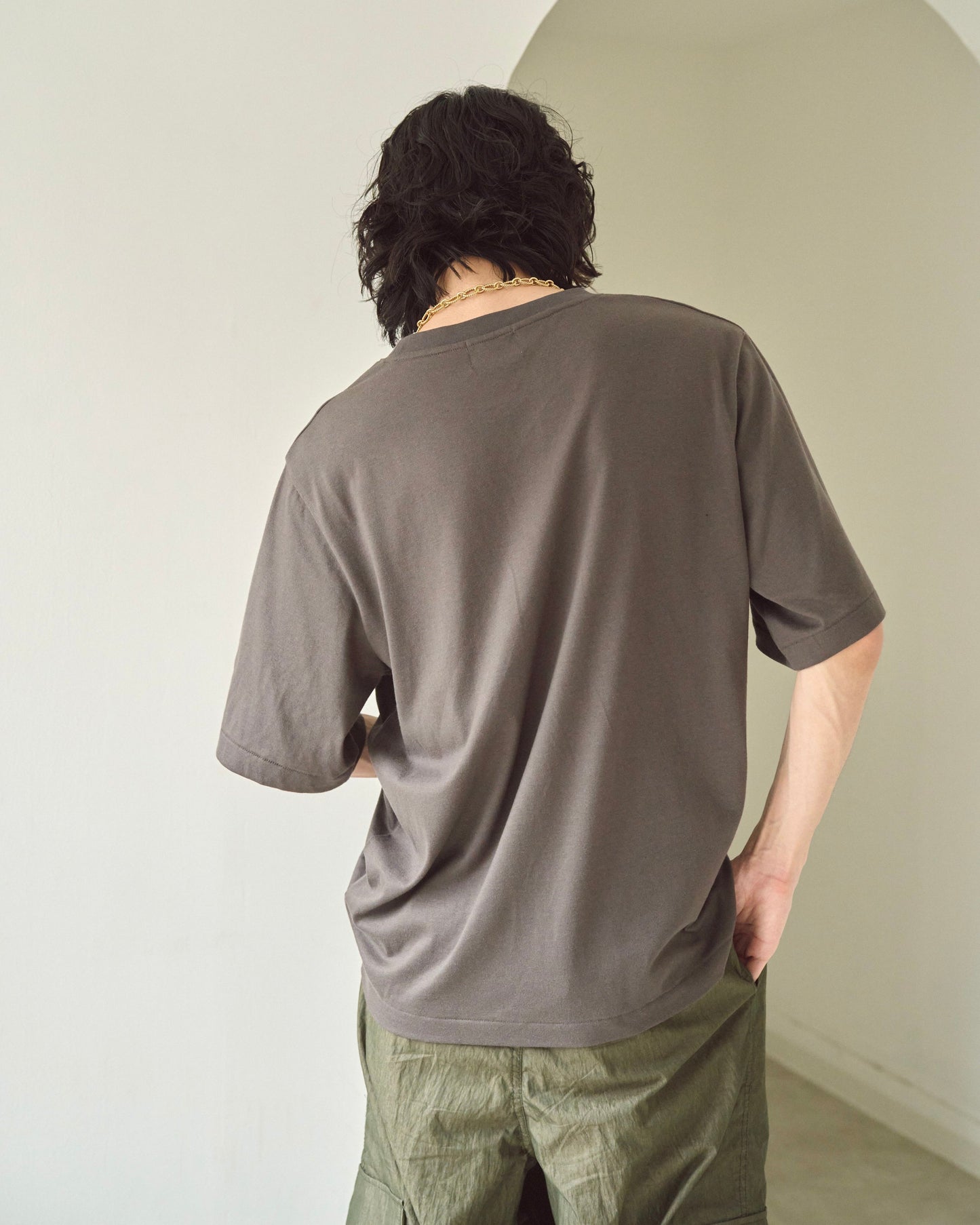 camphor scrawl embroidery tee