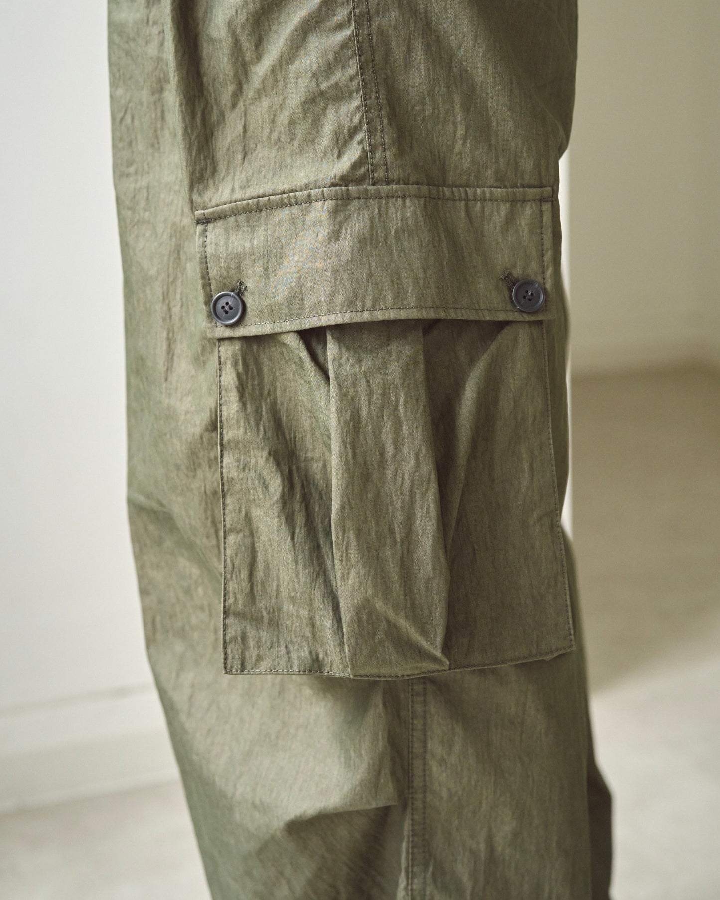 2tuck wide baggy coating cargo pants
