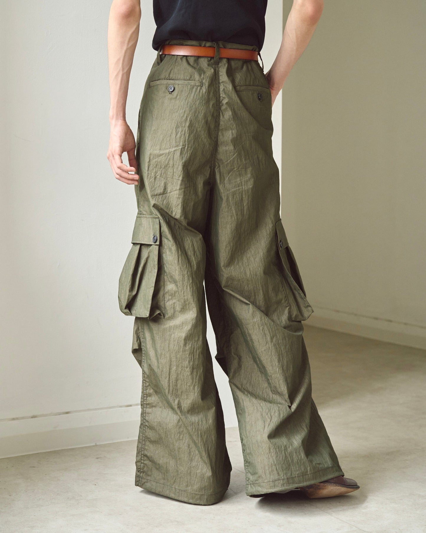 2tuck wide baggy coating cargo pants