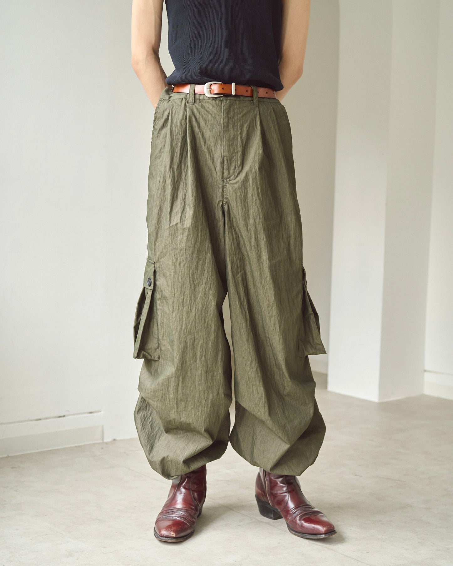 2tuck wide baggy coating cargo pants