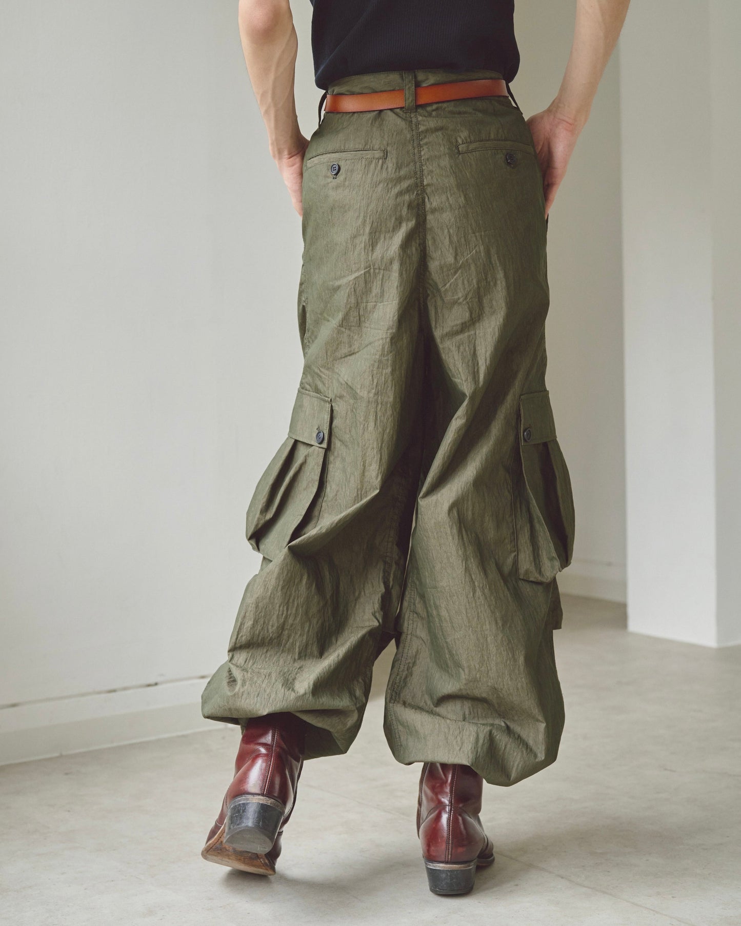 2tuck wide baggy coating cargo pants