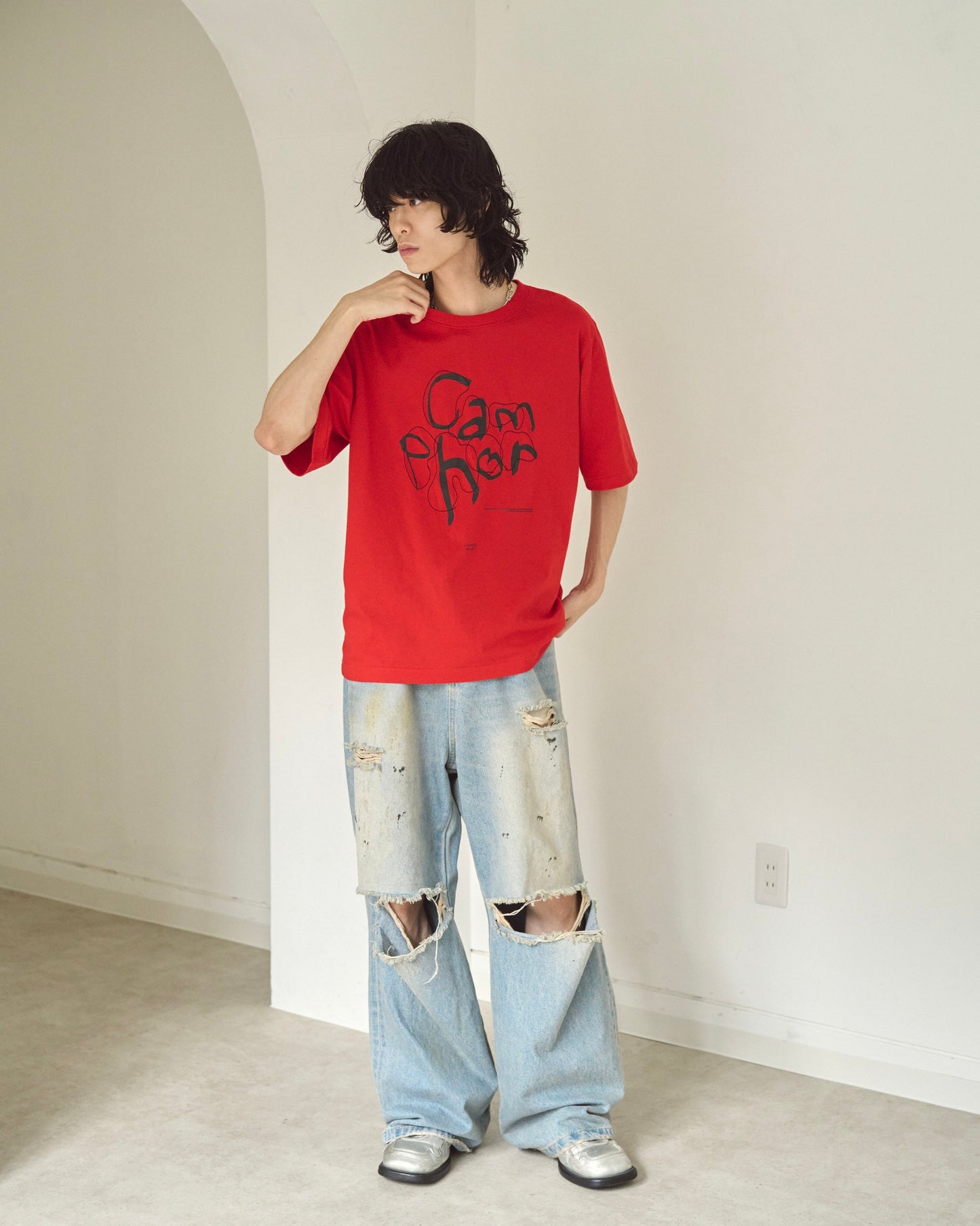 camphor scrawl embroidery tee