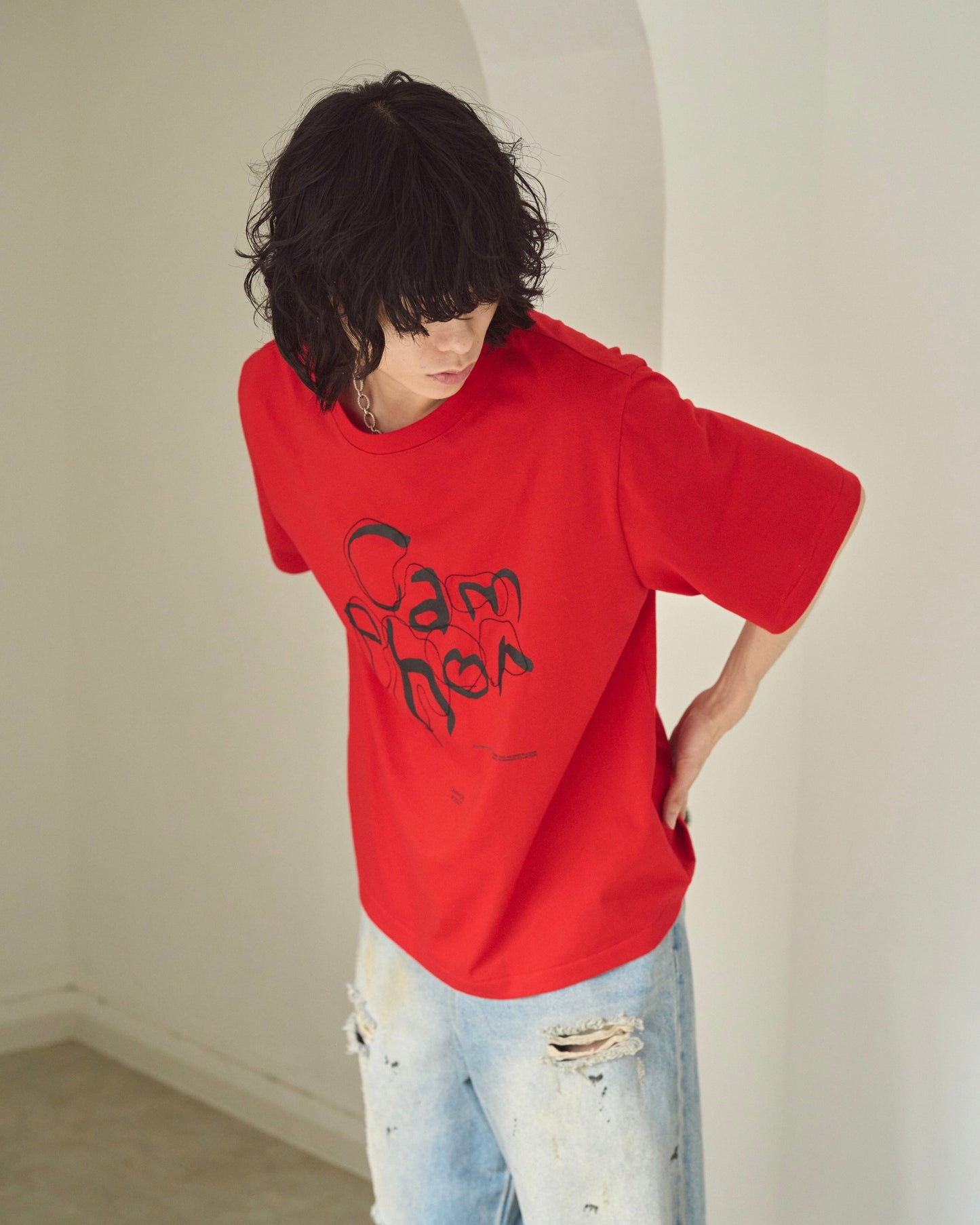camphor scrawl embroidery tee
