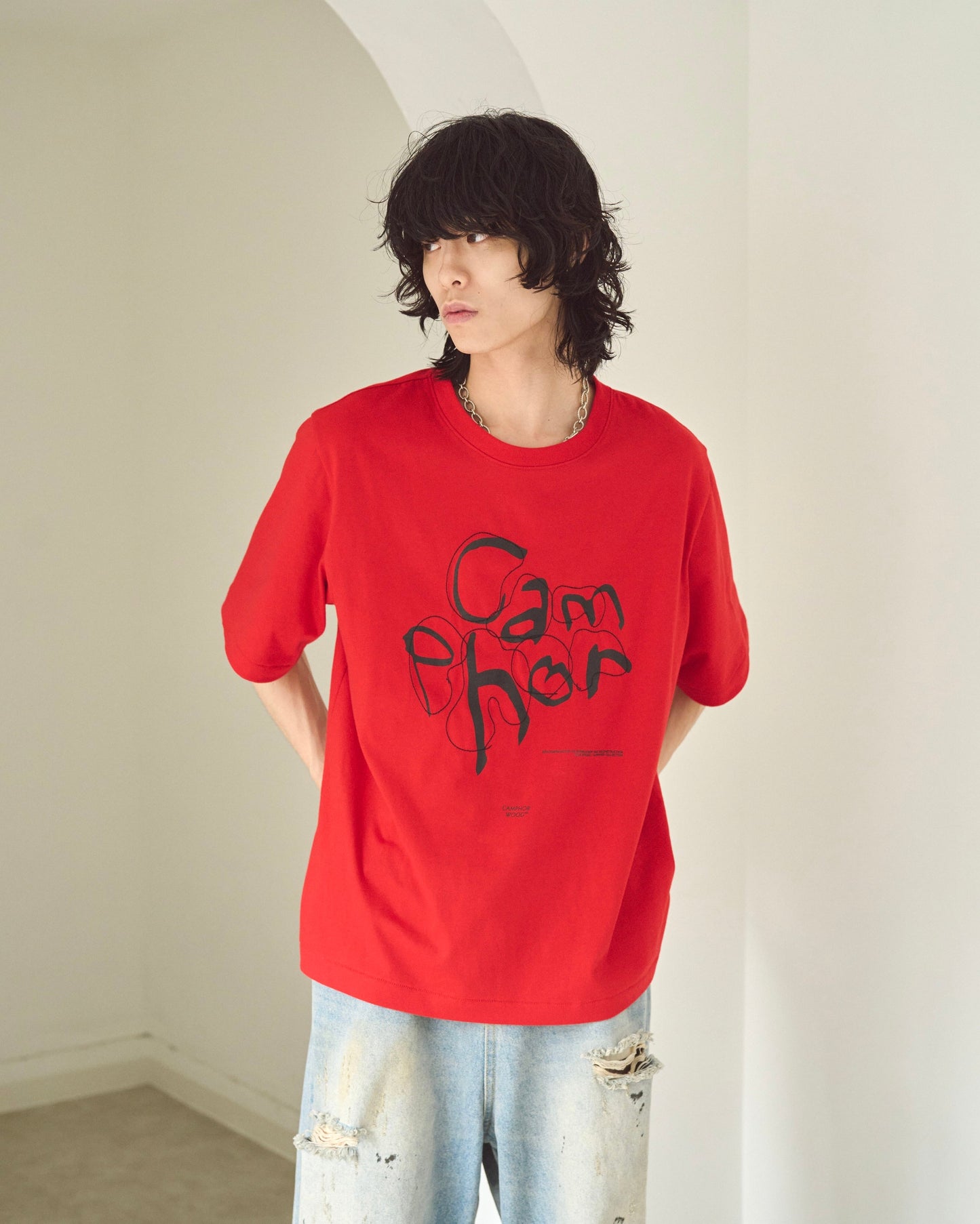 camphor scrawl embroidery tee