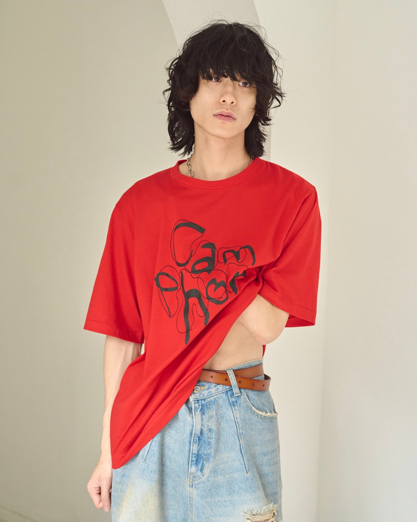 camphor scrawl embroidery tee