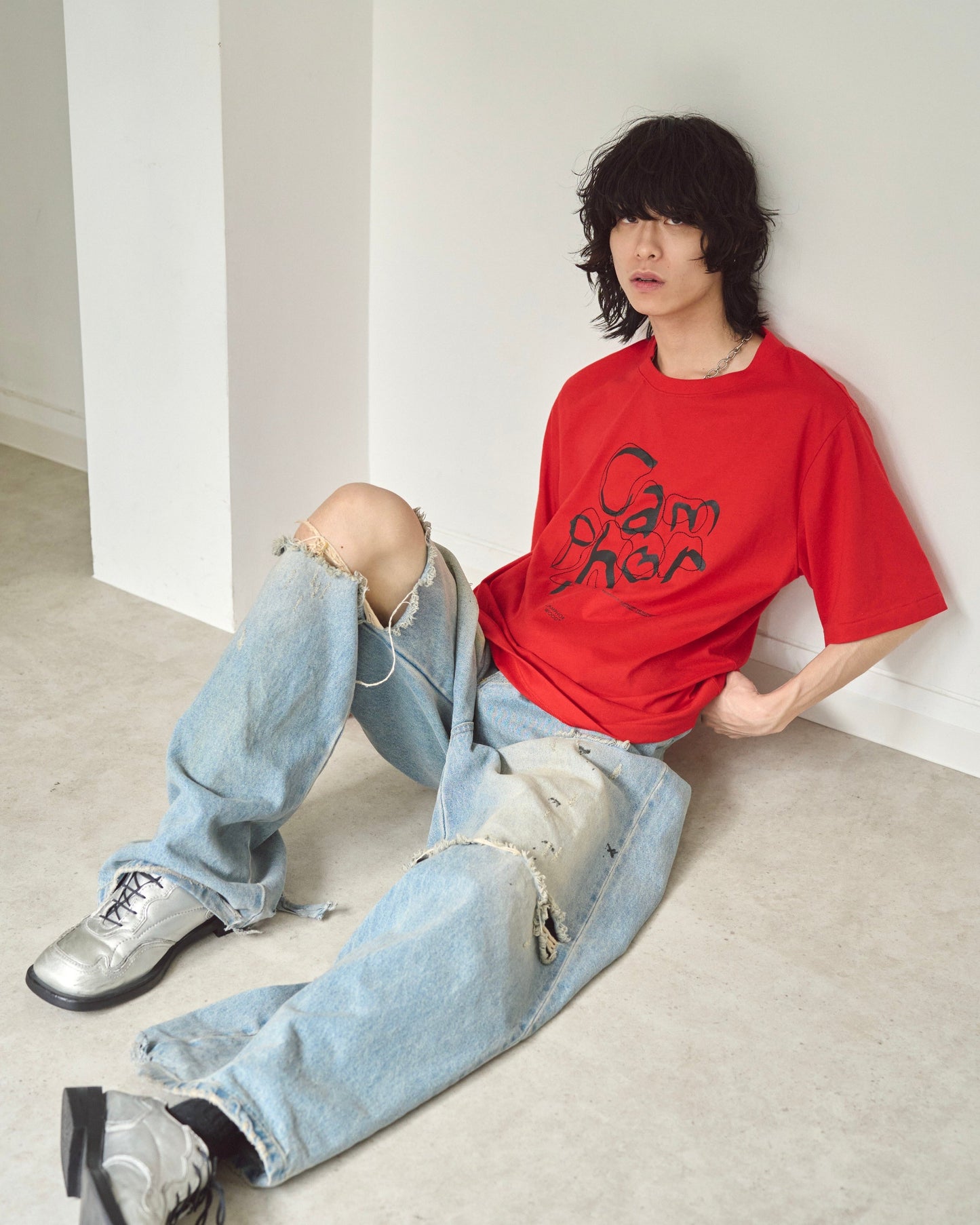 camphor scrawl embroidery tee