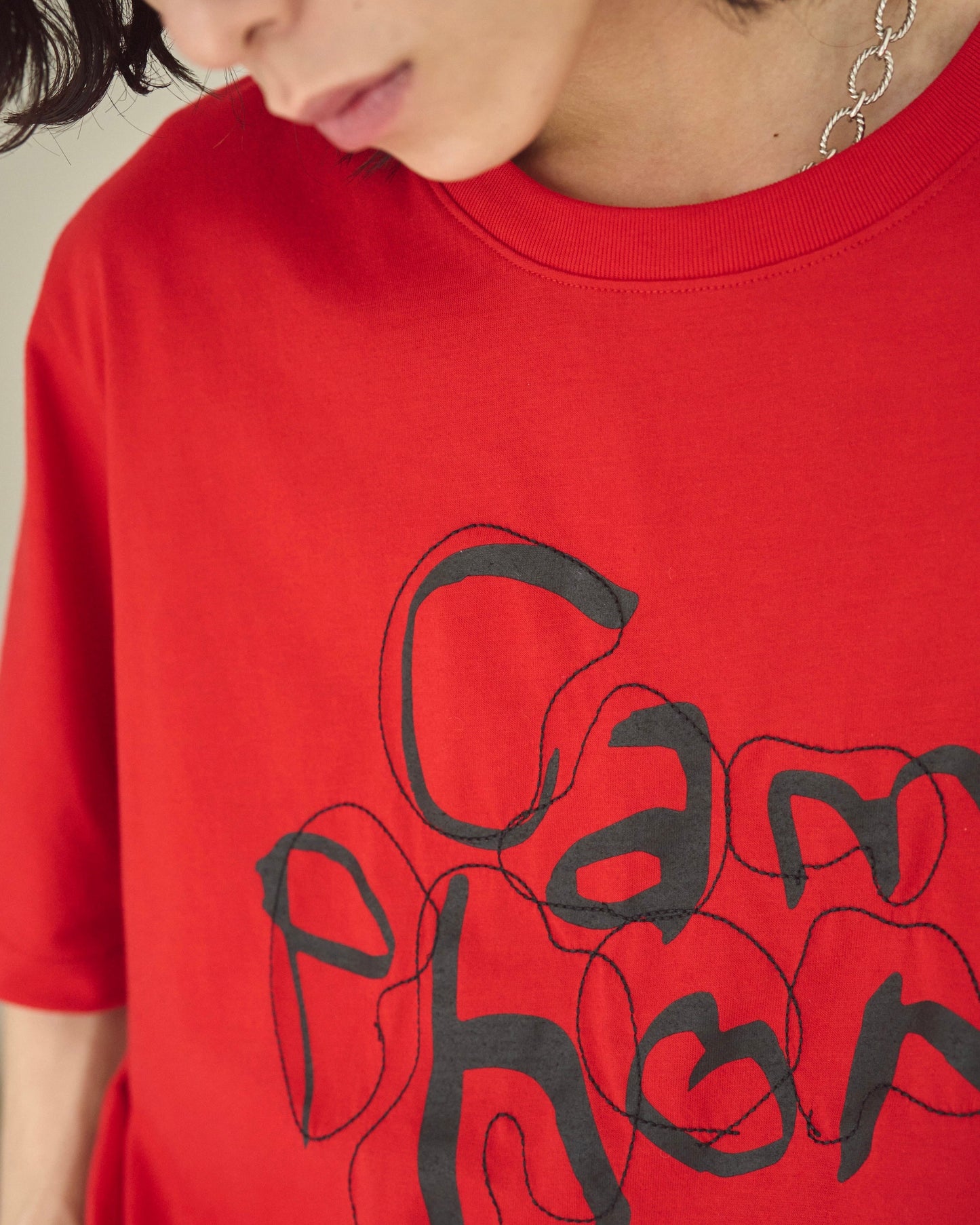 camphor scrawl embroidery tee