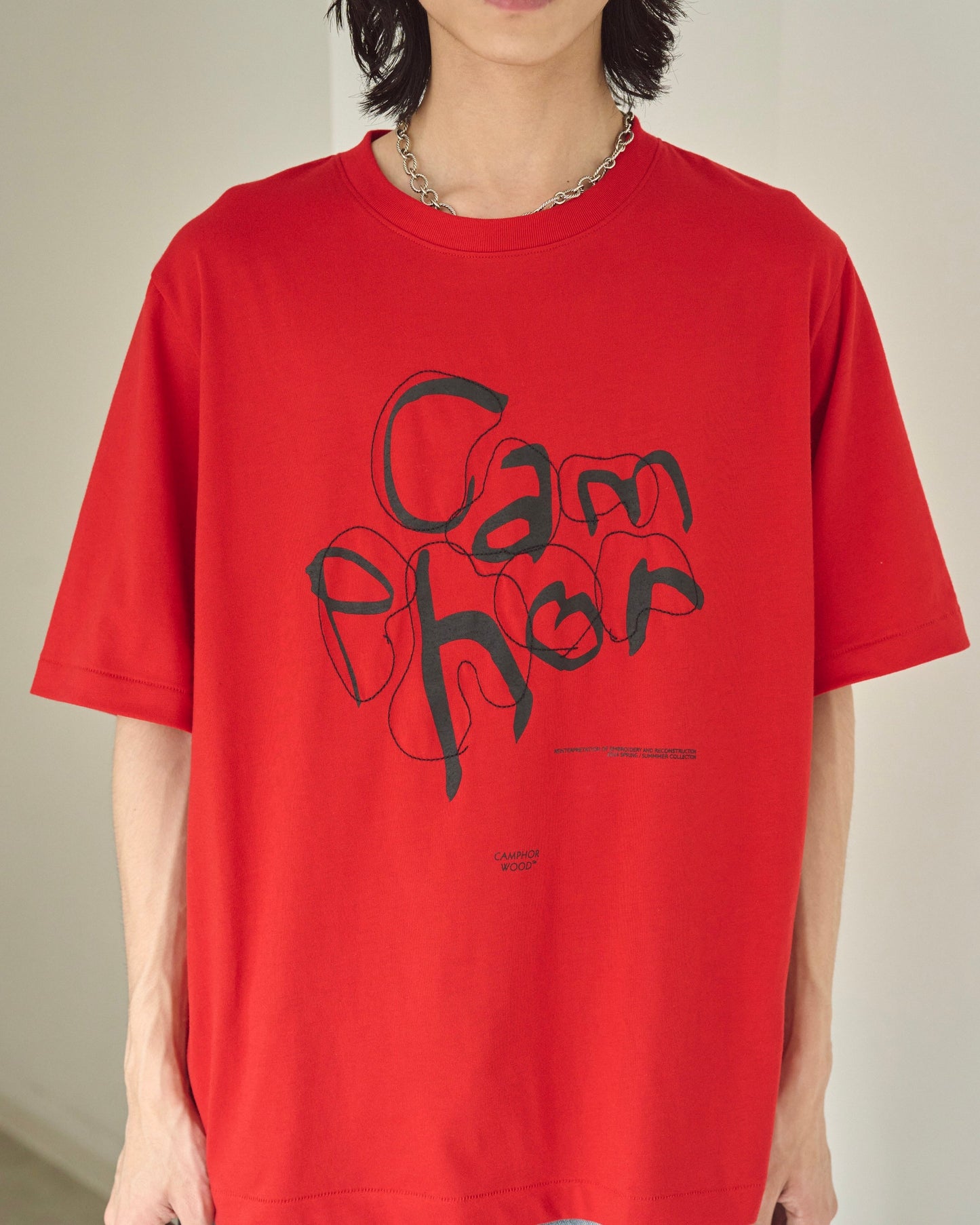 camphor scrawl embroidery tee