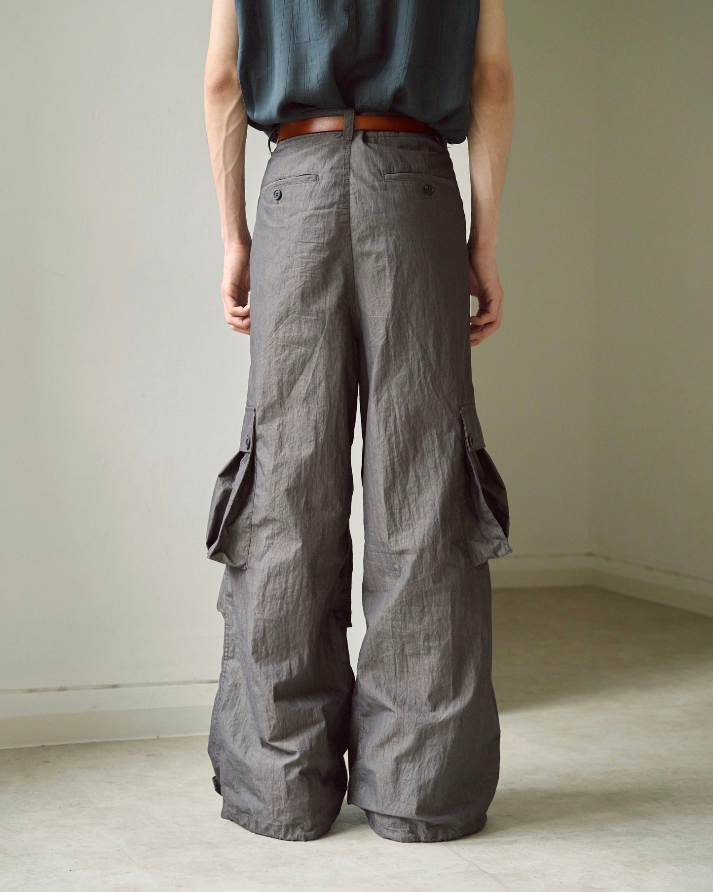 2tuck wide baggy coating cargo pants