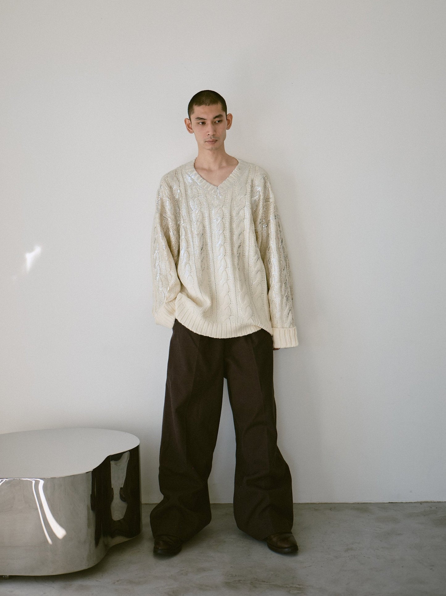 silver coating graduation v neck loose cable sweater