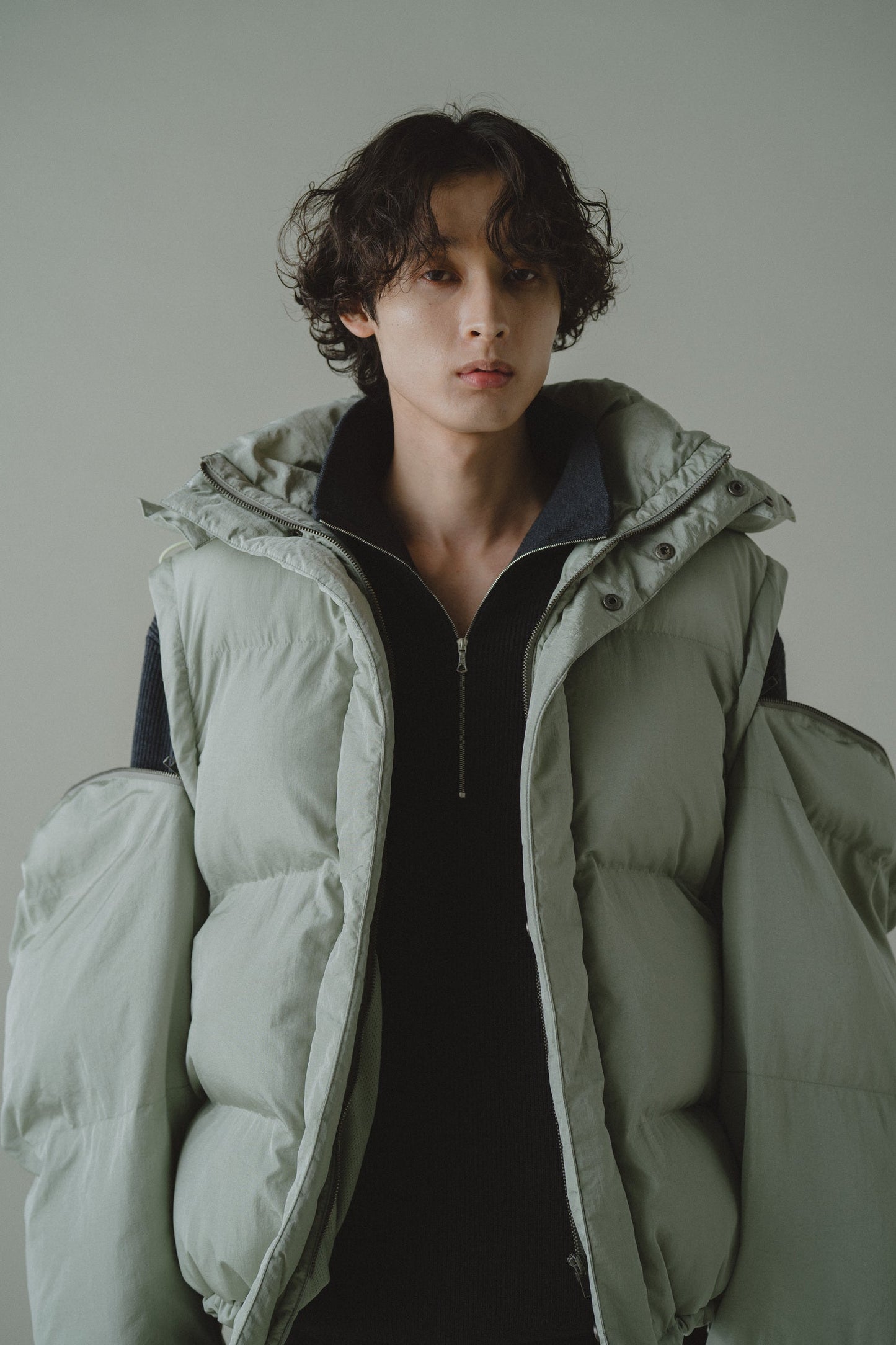 detachable sleeve 4way puffer jacket