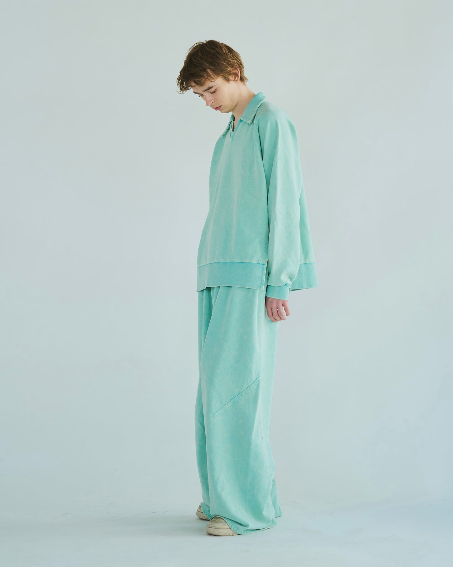 sunfade raglan sleeve collared sweat top