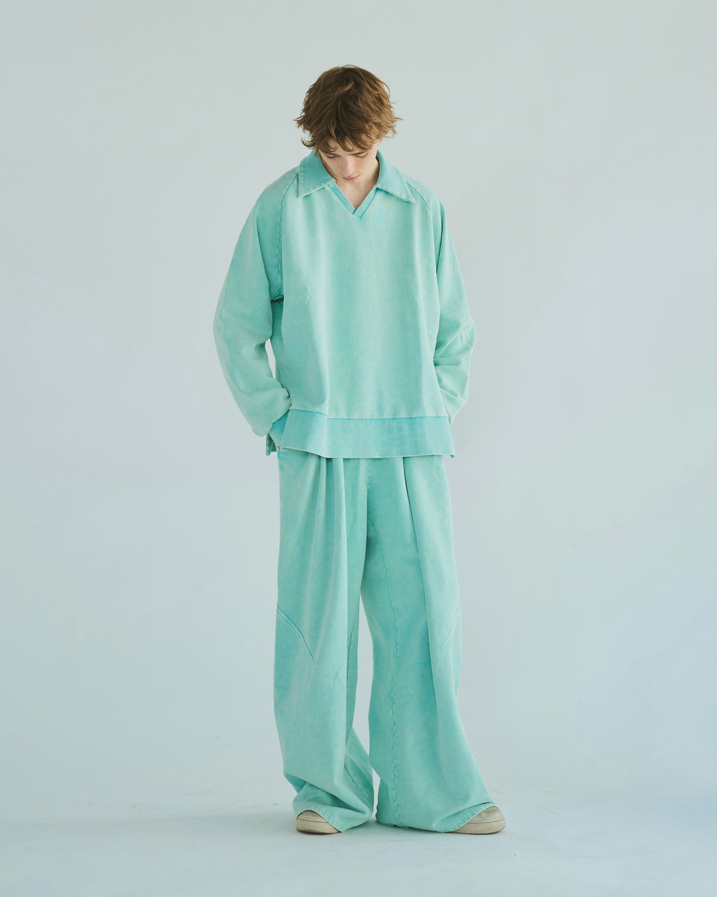 sunfade raglan sleeve collared sweat top