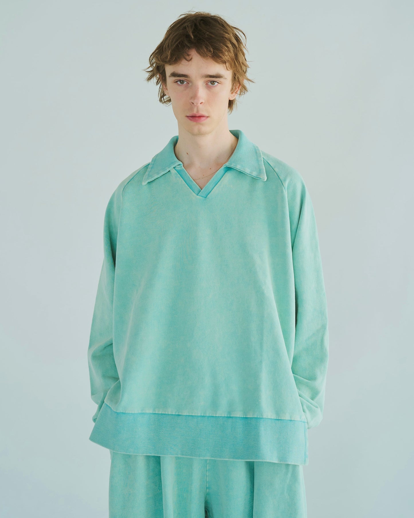 sunfade raglan sleeve collared sweat top