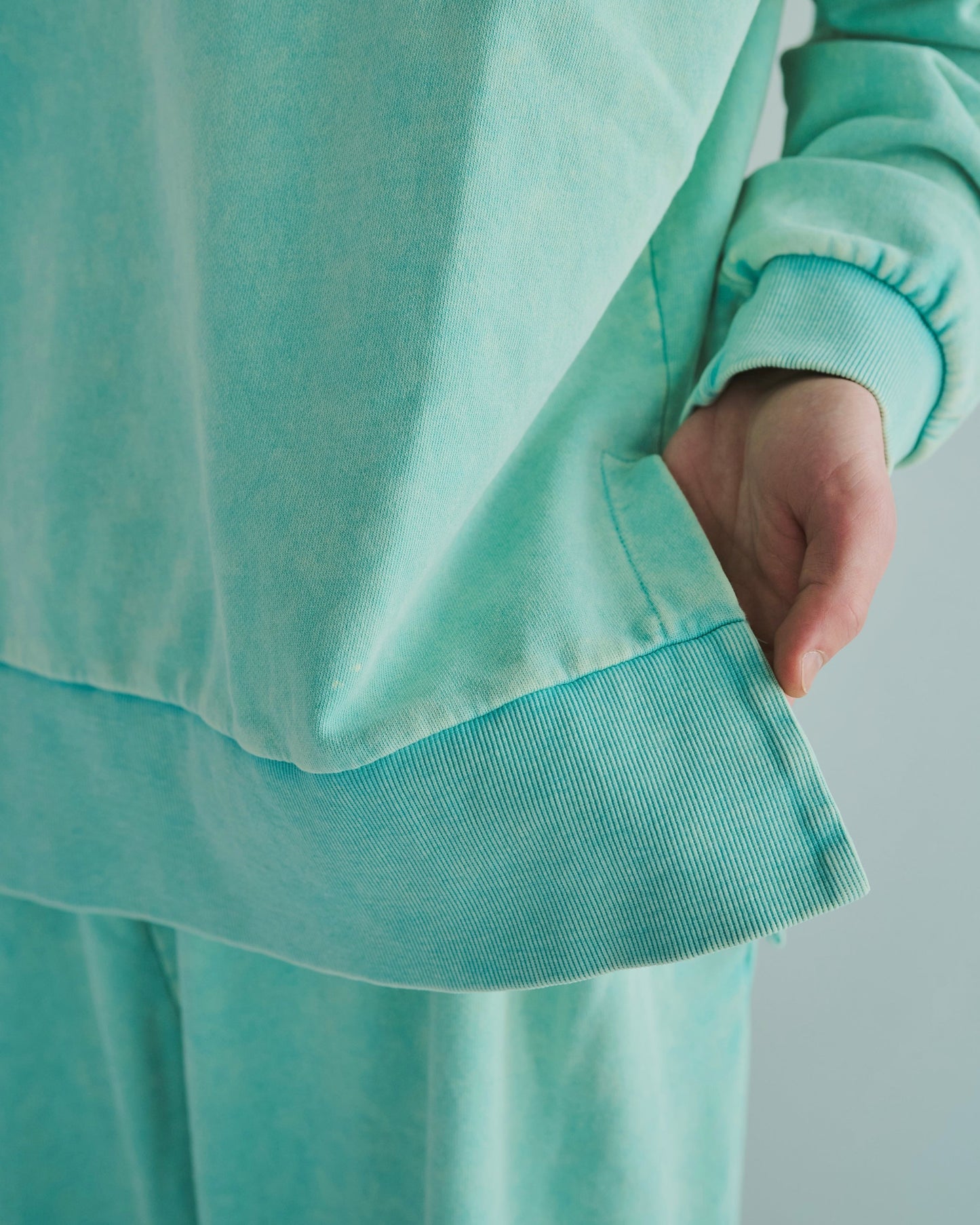sunfade raglan sleeve collared sweat top