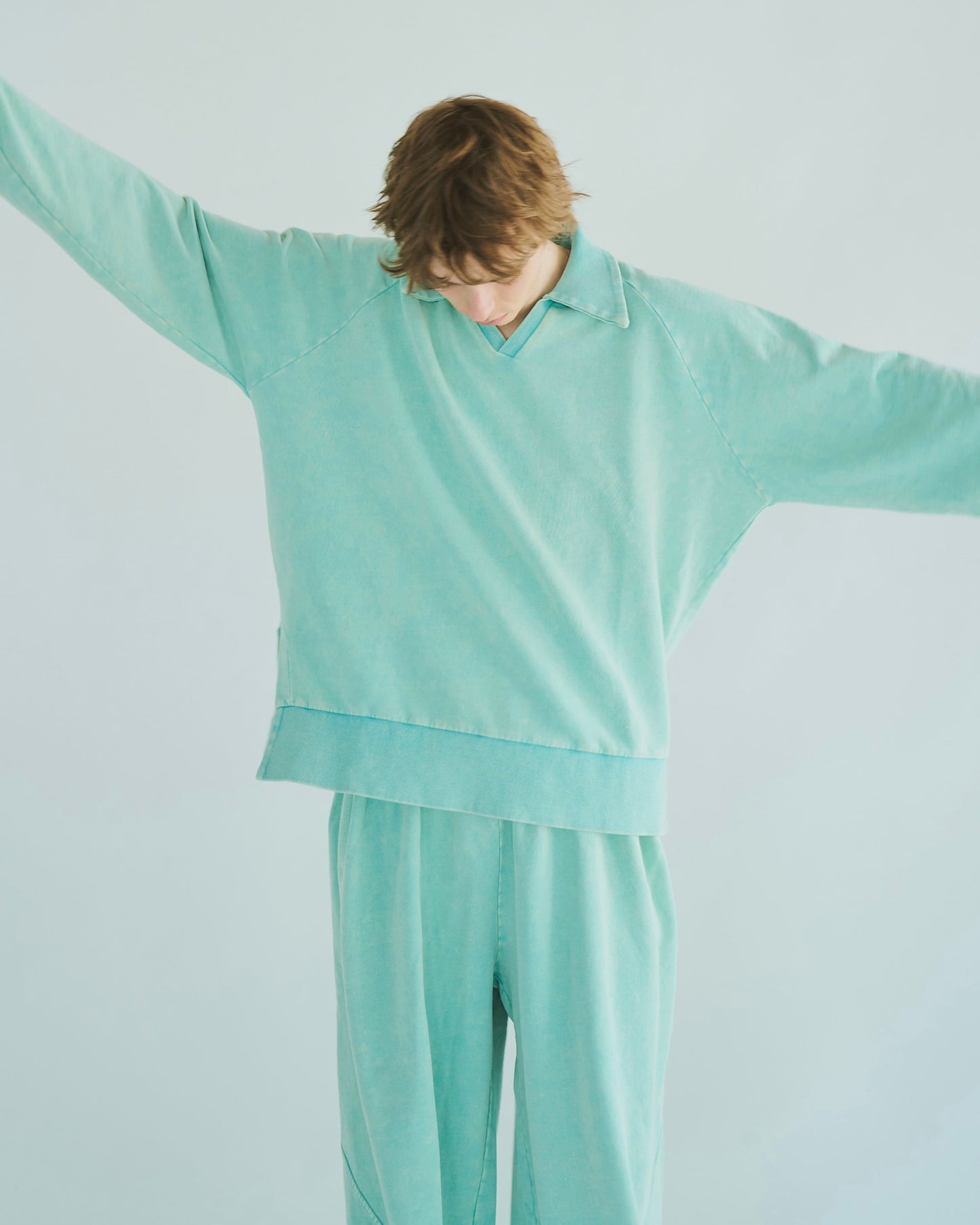 sunfade raglan sleeve collared sweat top