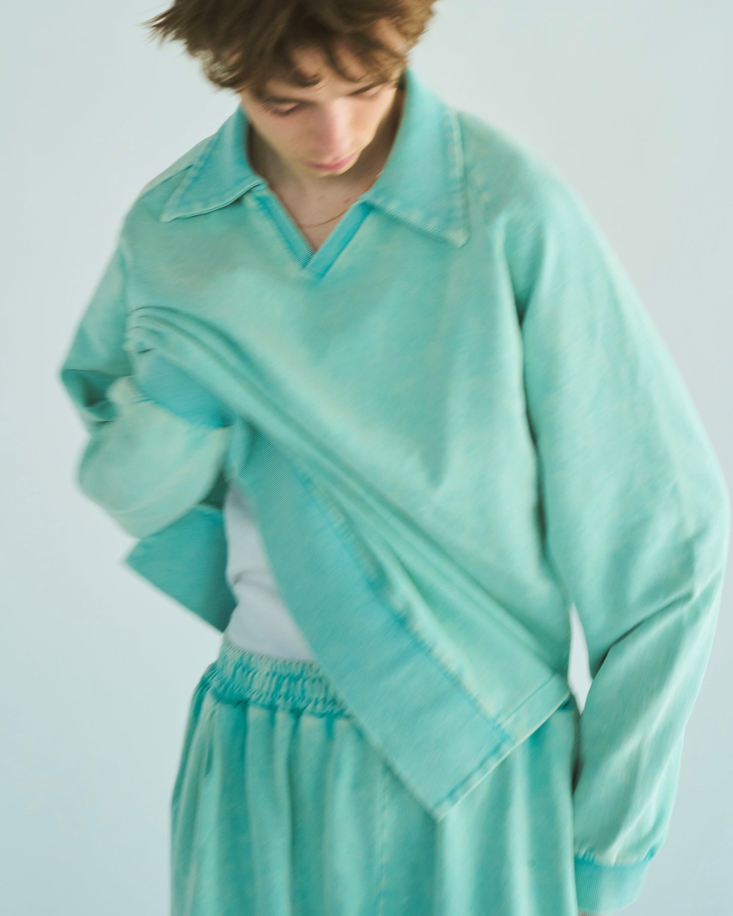 sunfade raglan sleeve collared sweat top