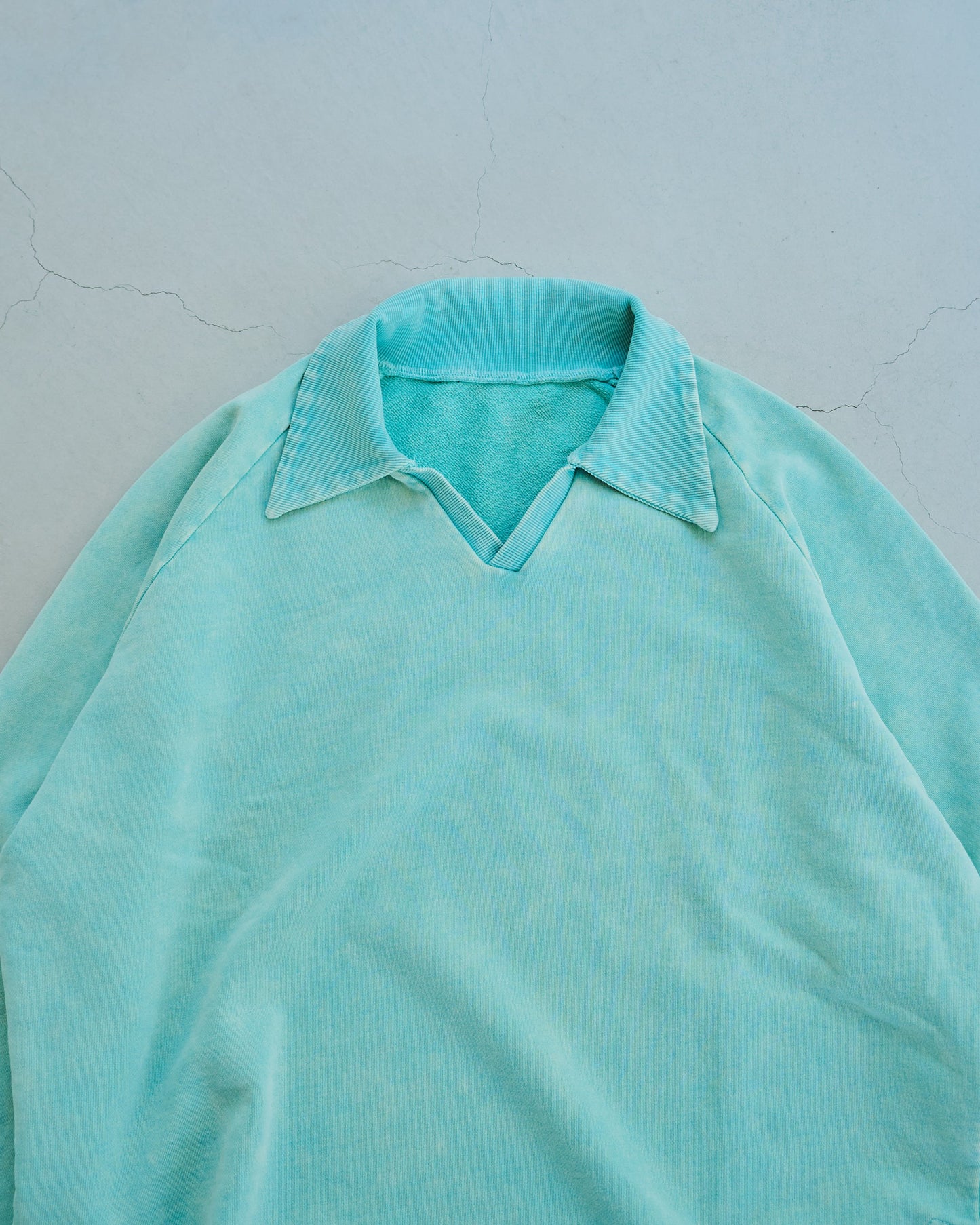 sunfade raglan sleeve collared sweat top