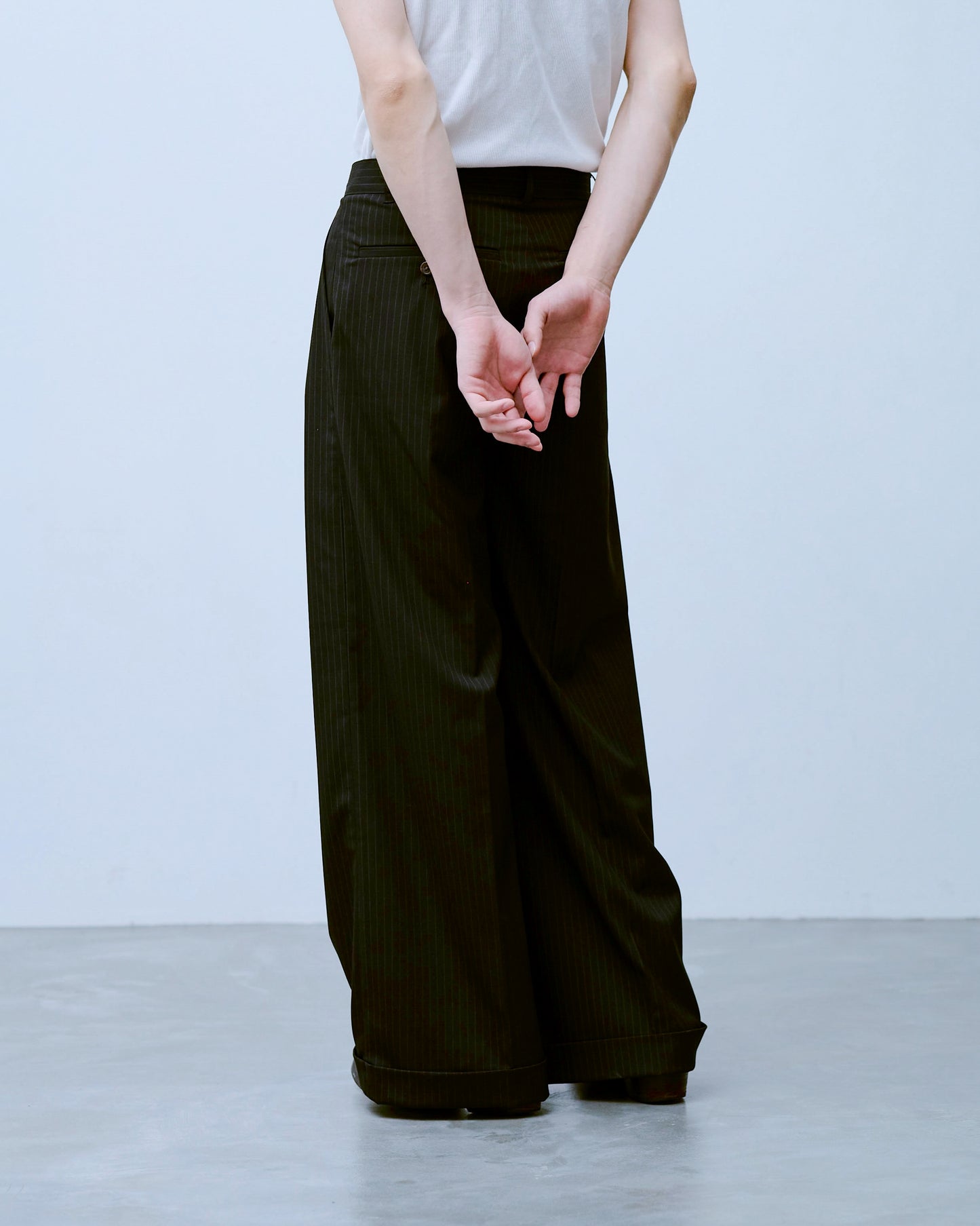 2tuck wide baggy flare slacks - STRIPE