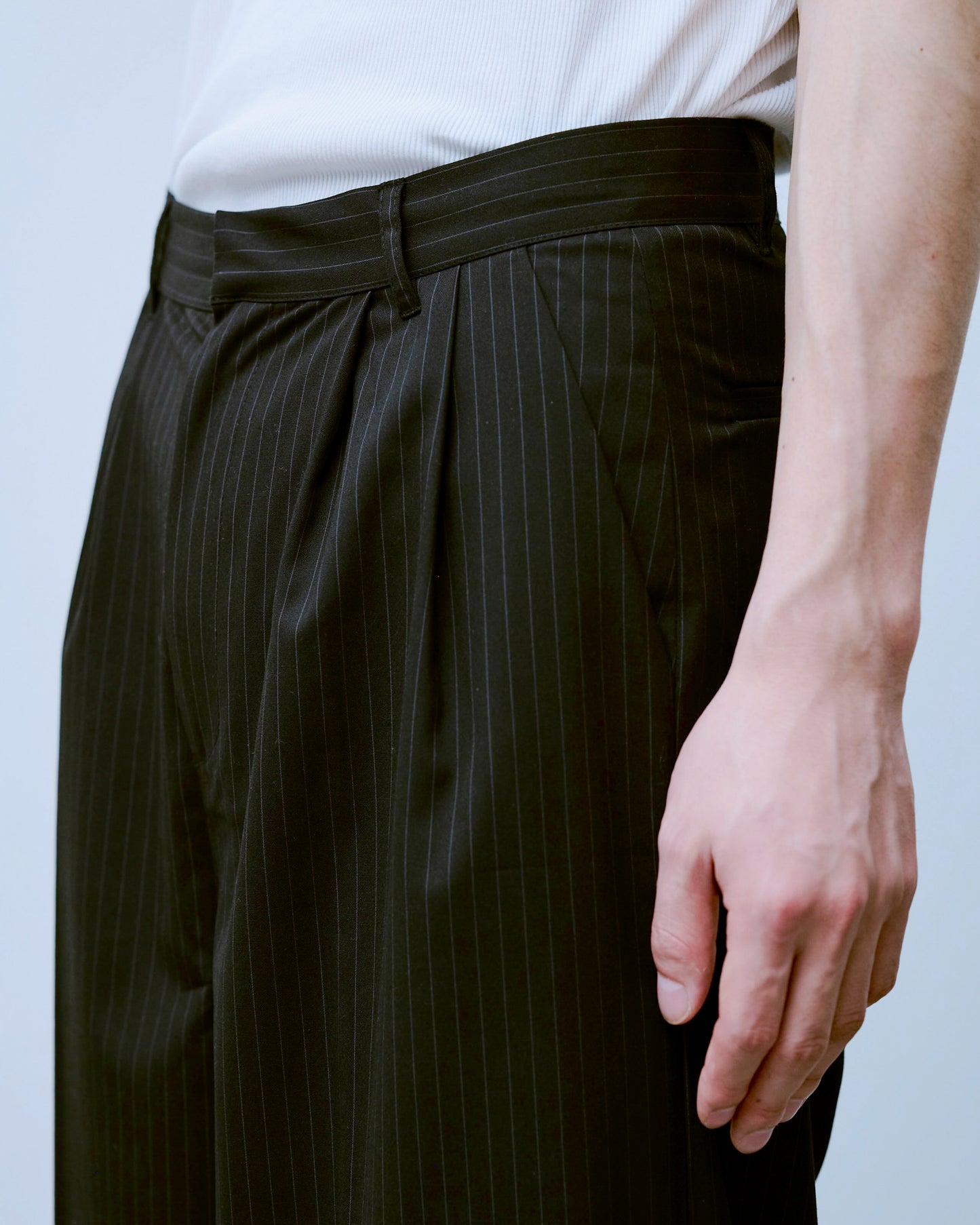 2tuck wide baggy flare slacks - STRIPE