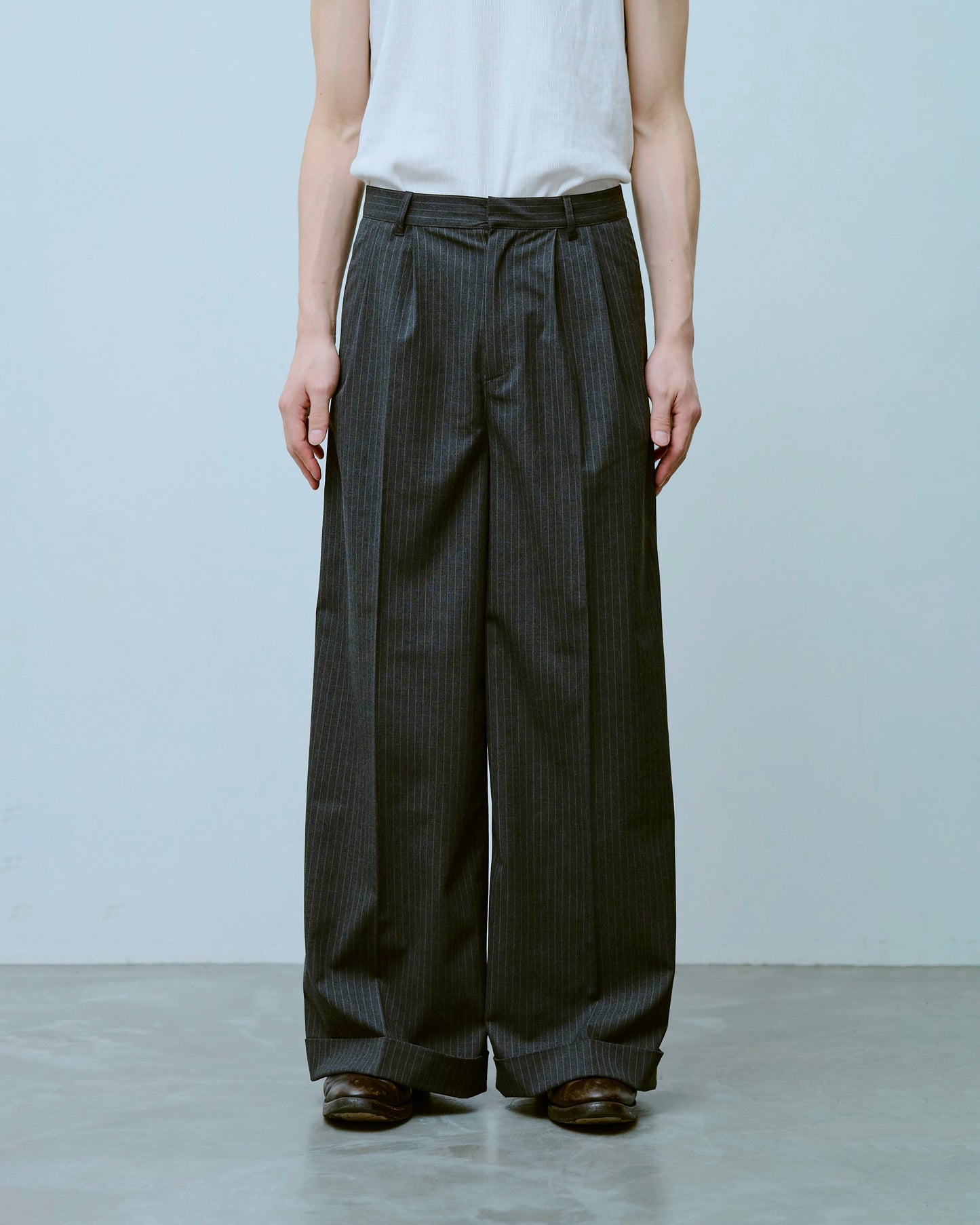 2tuck wide baggy flare slacks - STRIPE