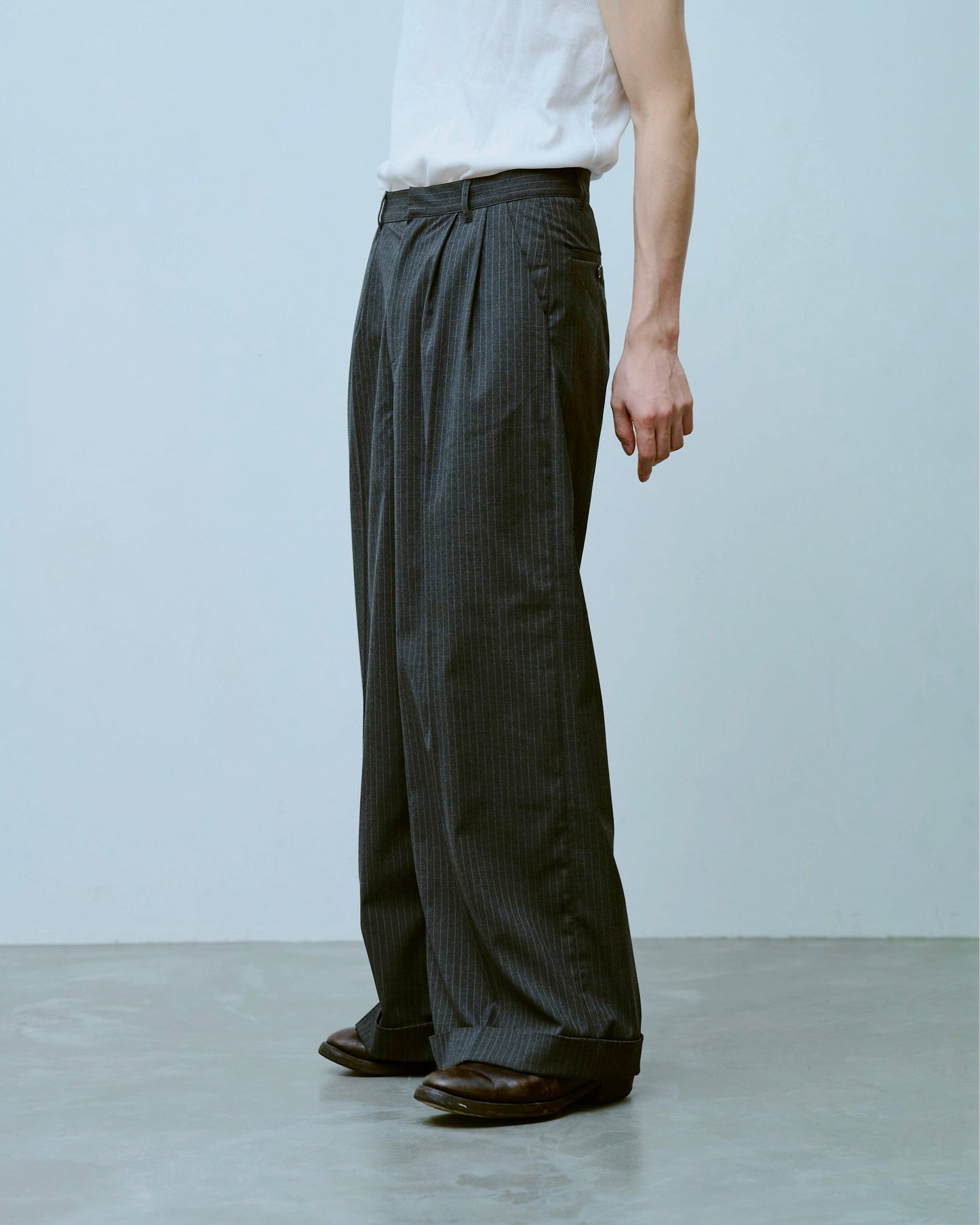2tuck wide baggy flare slacks - STRIPE