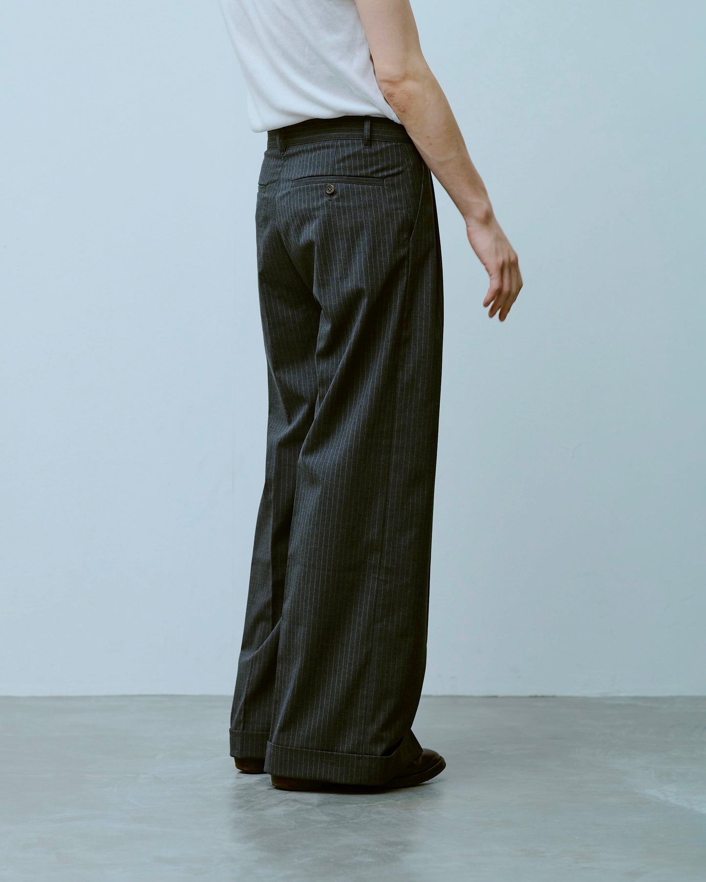 2tuck wide baggy flare slacks - STRIPE