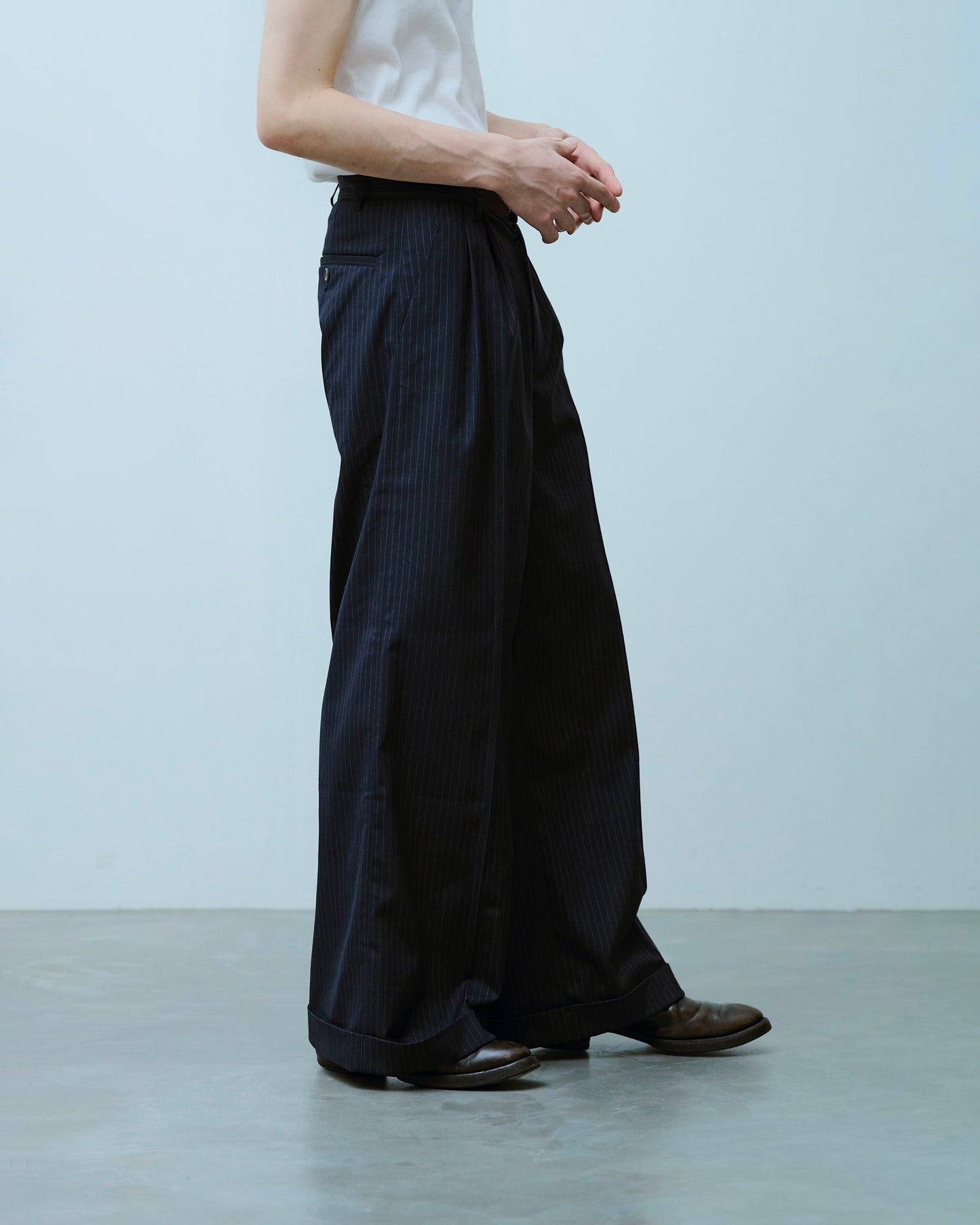2tuck wide baggy flare slacks - STRIPE