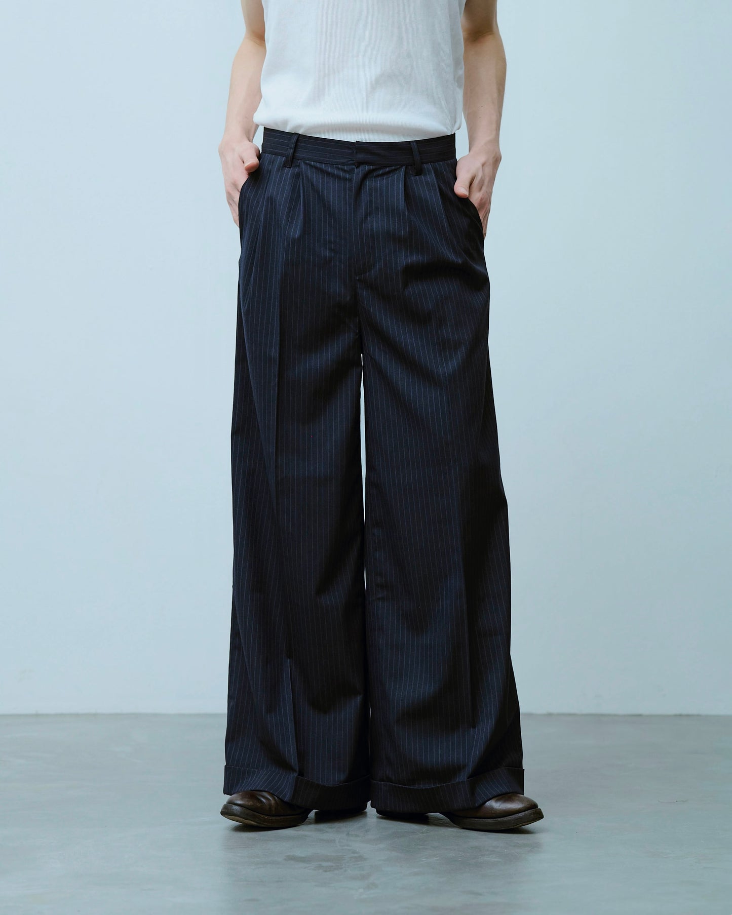 2tuck wide baggy flare slacks - STRIPE