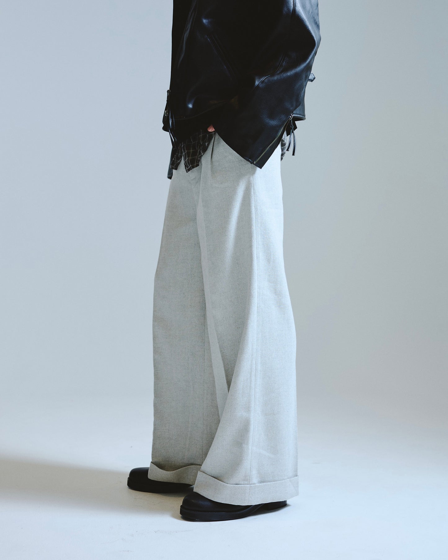 2tuck wide baggy slacks - RAME TWEED