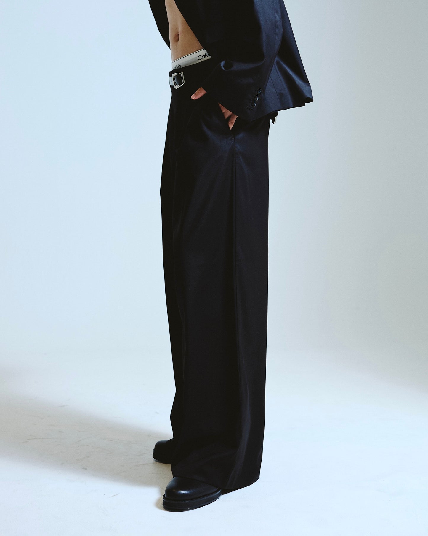 1tuck wide baggy slacks