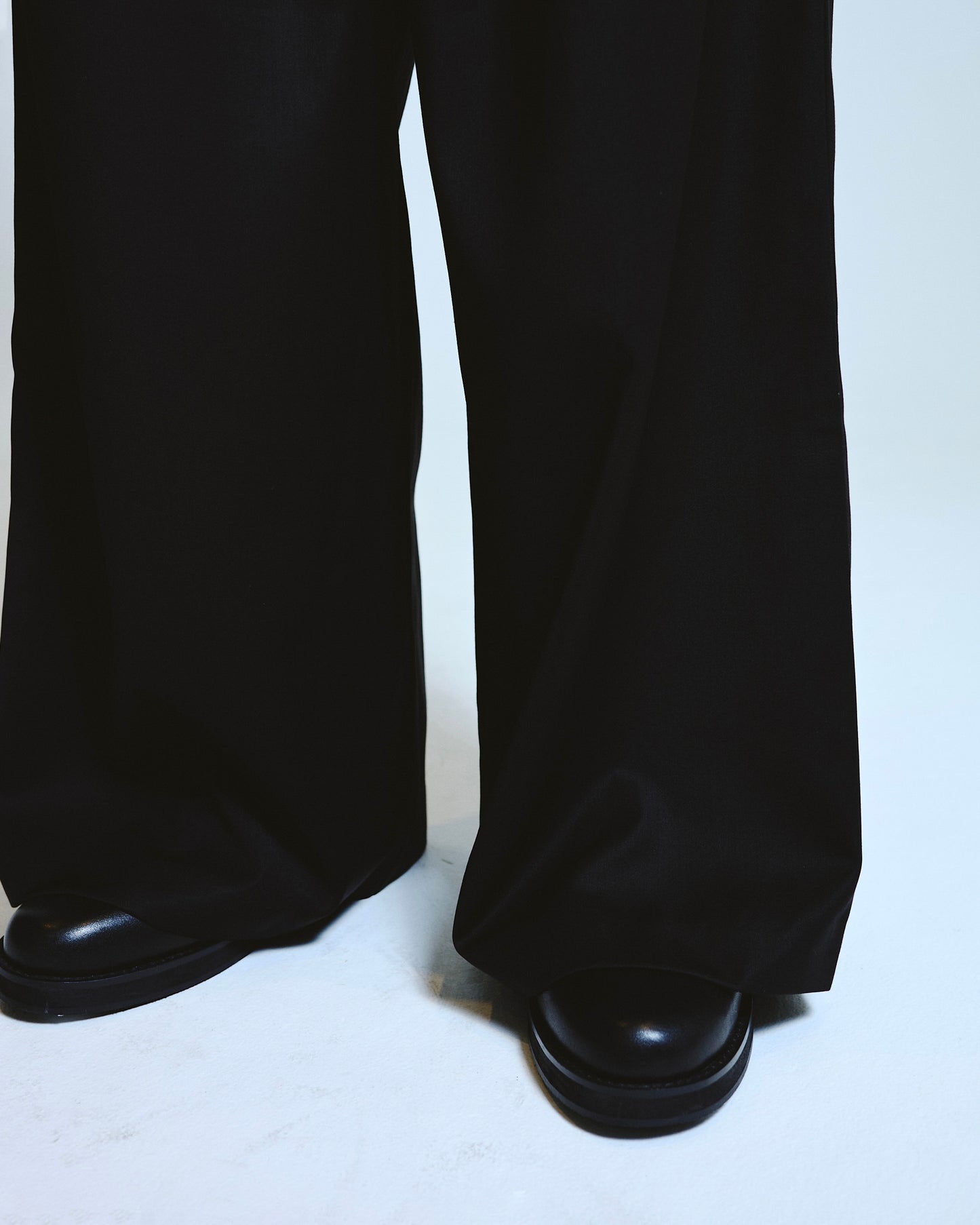 1tuck wide baggy slacks