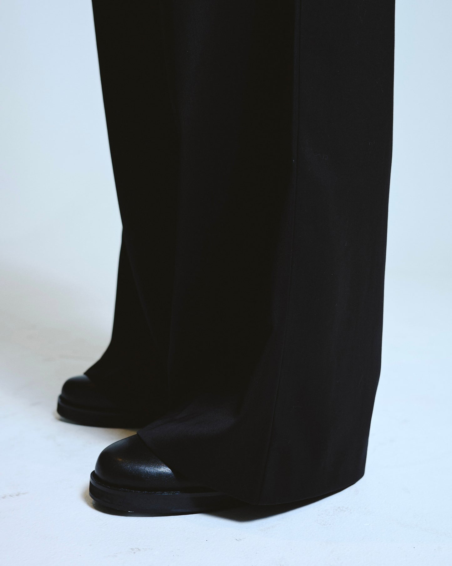 1tuck wide baggy slacks